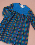 שמלה כחולה עם הדפסים צבעוניים | 3-4 שנים