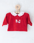 חולצת קטיפה אדומה עם בבושקות מבית איב סאן לורן | 3-6 חודשים
