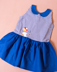 Plaid dress with child and flag embroidery | Parisian deadstock from the 60s | 2-3 years