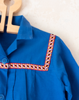 חולצה כחולה צרפתית עם פסים צבעוניים רקומים | 3-4 שנים