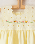 שמלה צהובה עם תחרה וברווזים רקומים | 18-24 חודשים