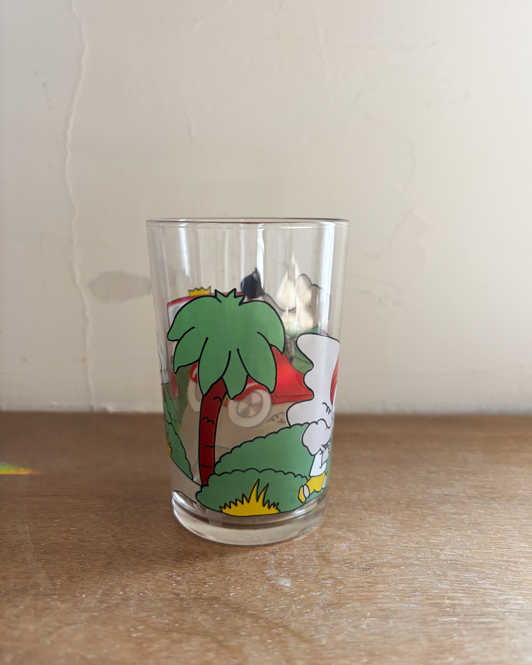 כוס שתייה | המלך בבר במכונית אדומה