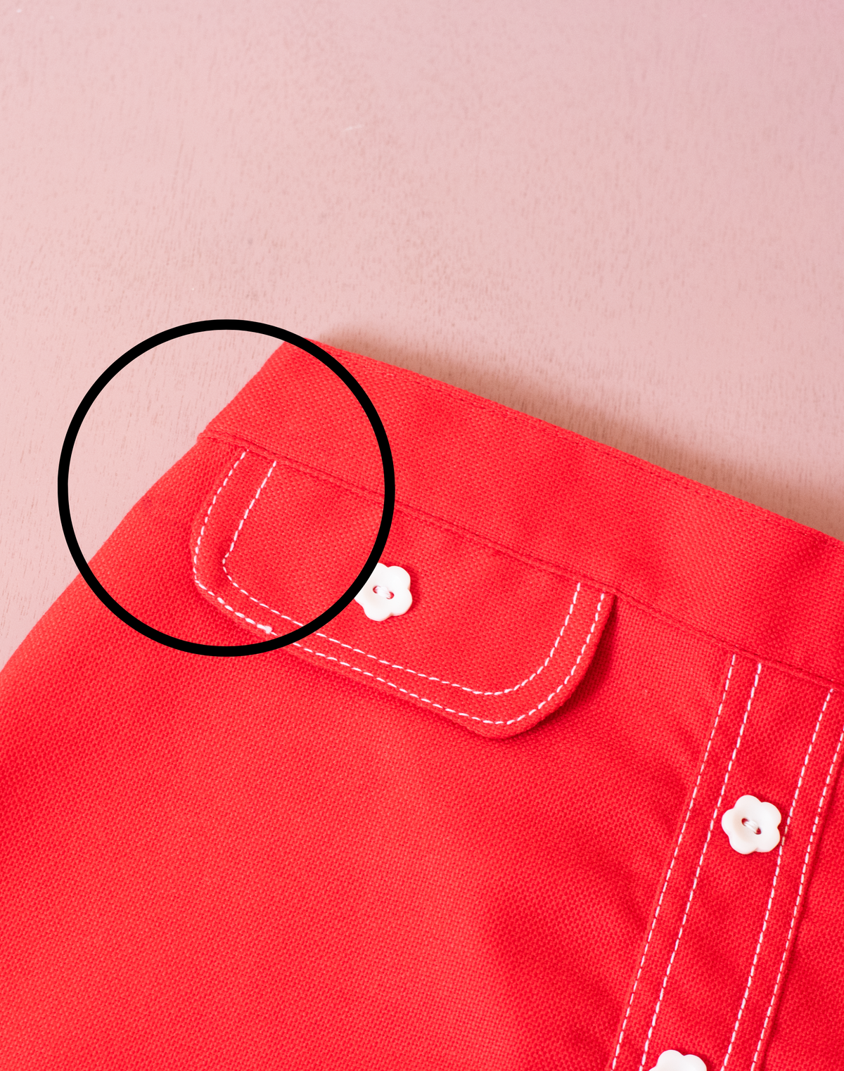 Red Seventies skirt with flower buttons | 8-9 years 