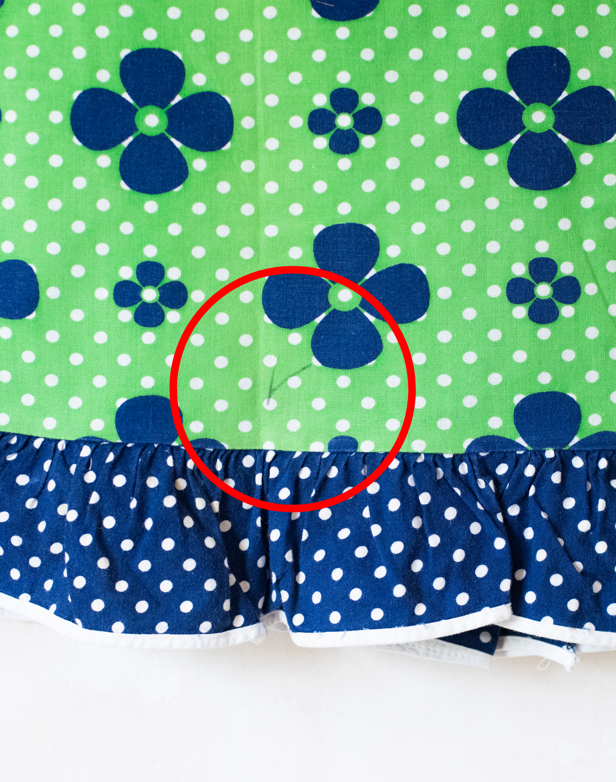 Green tunic from the 70s with flowers and dots | 5-6 years