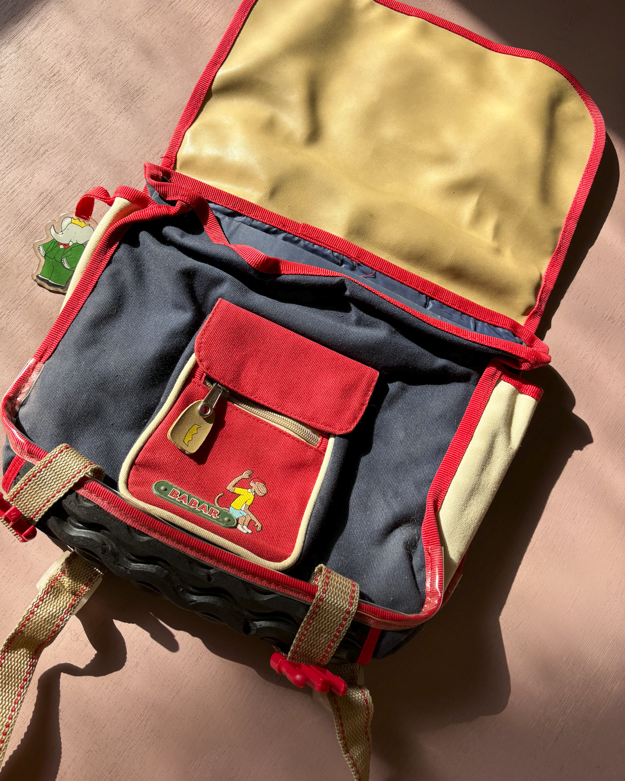 ילקוט בז׳ | המלך בבר במכונית