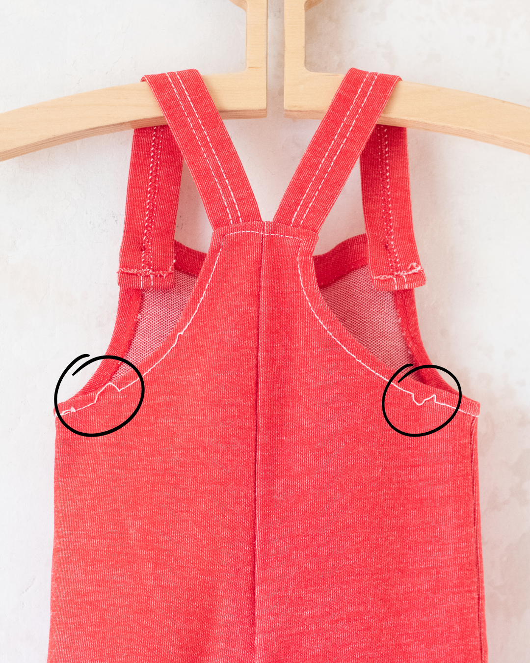 אוברול אדום מהסבנטיז עם פיל לבן | 6-9 חודשים