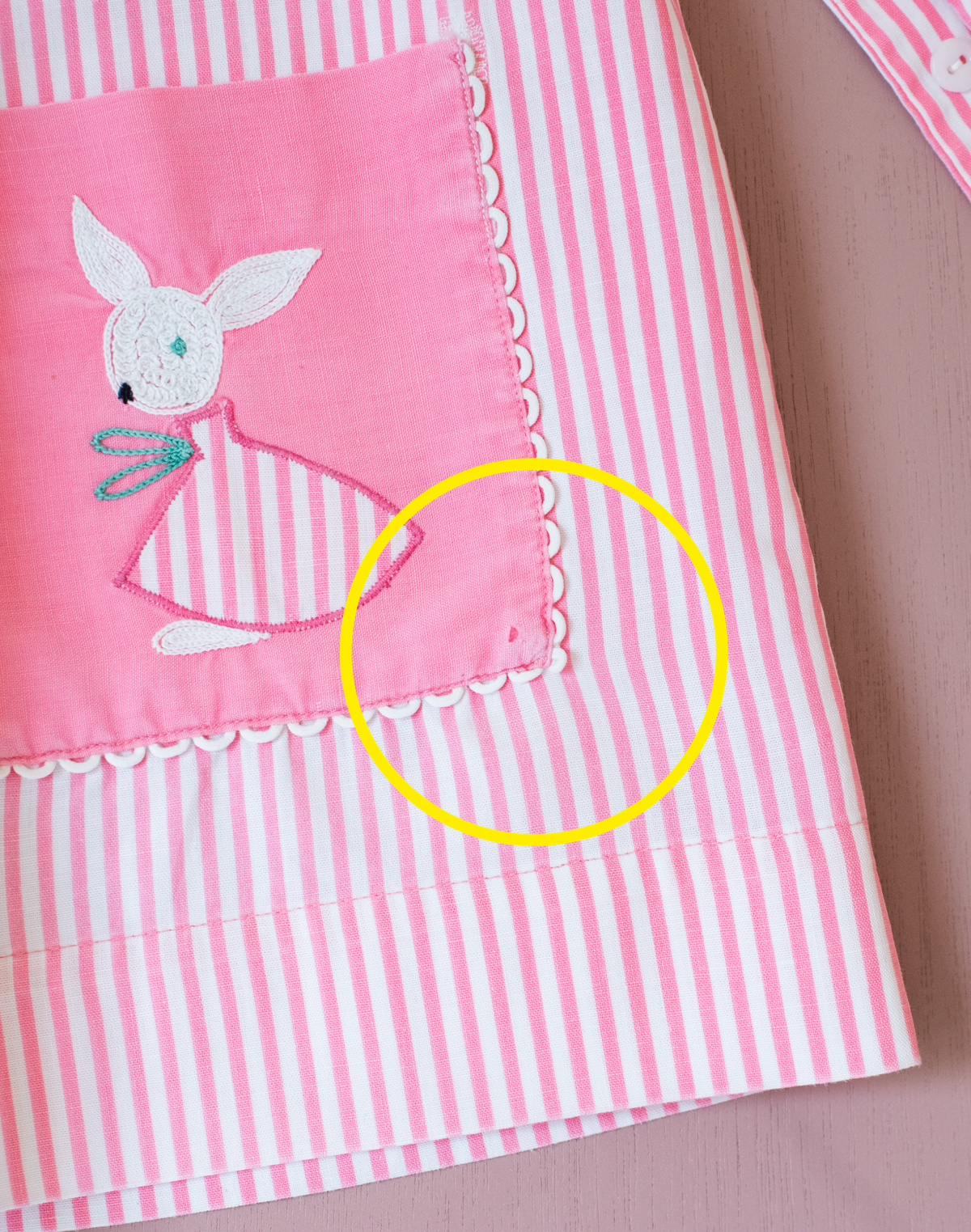 Pink tunic from the 50s with embroidered rabbits | 5-6 years