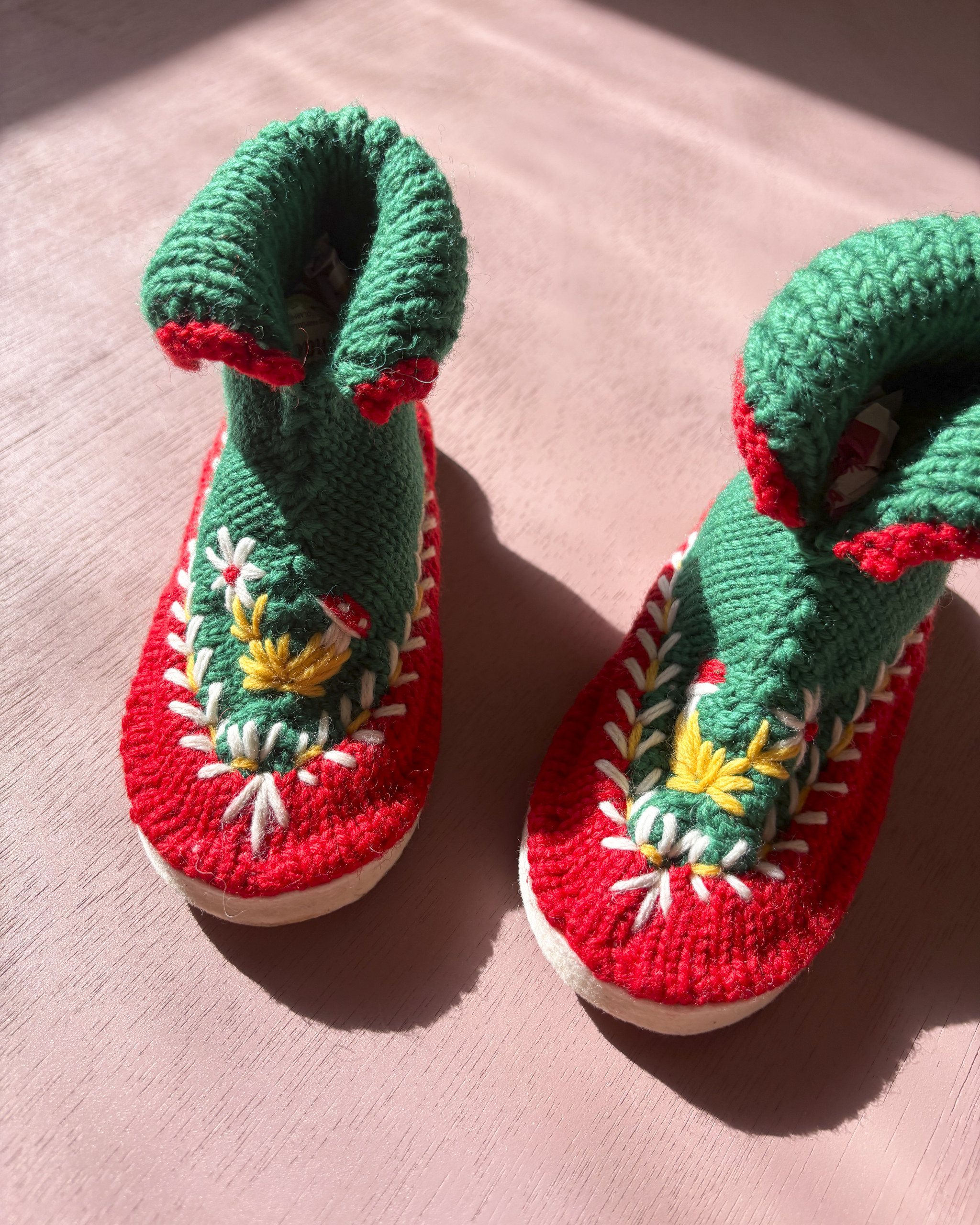 נעלי בית סרוגות עם פרחים ופטריות | דד סטוק איטלקי | מידה 23