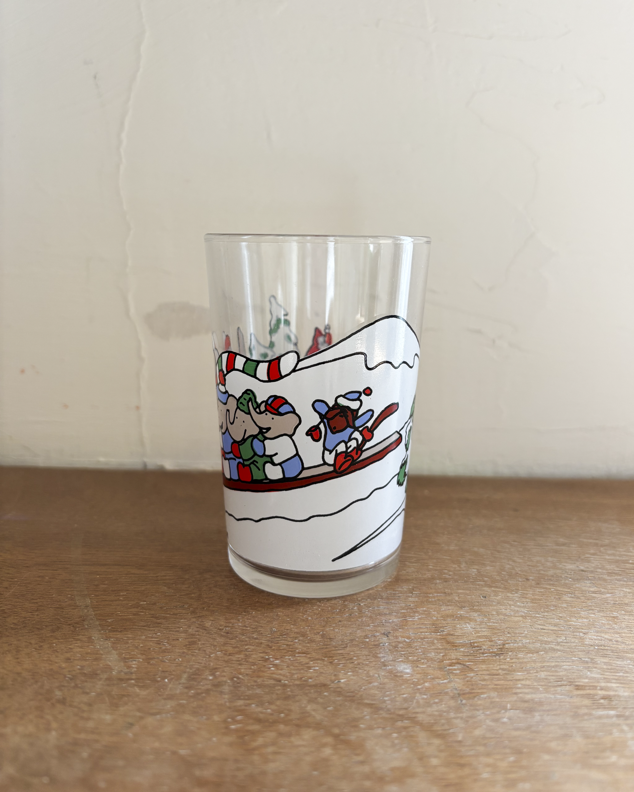 רביעיית כוסות | המלך בבר וחבריו במזחלת שלג