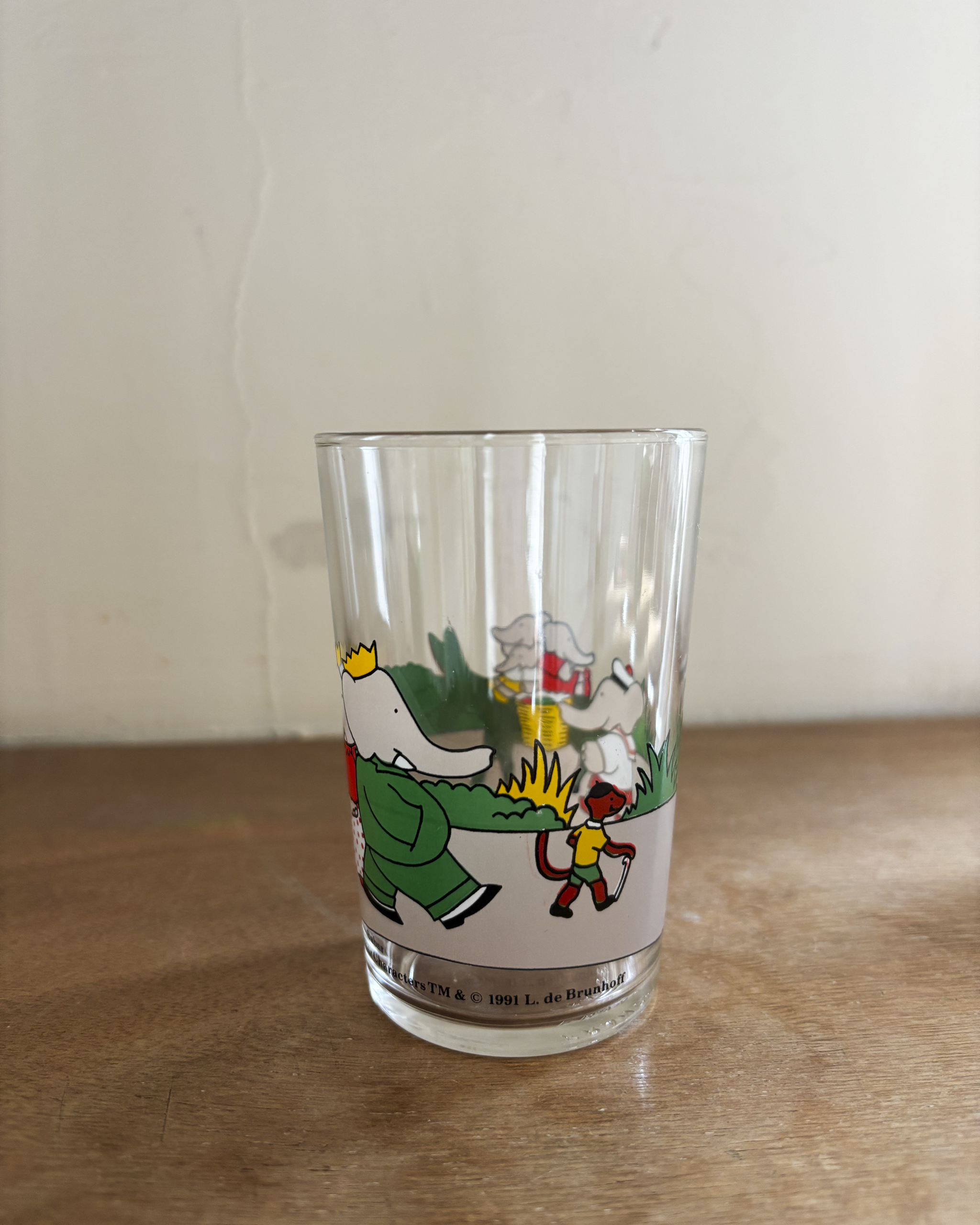 כוס שתייה | המלך בבר וחבריו בטיול עם חמור