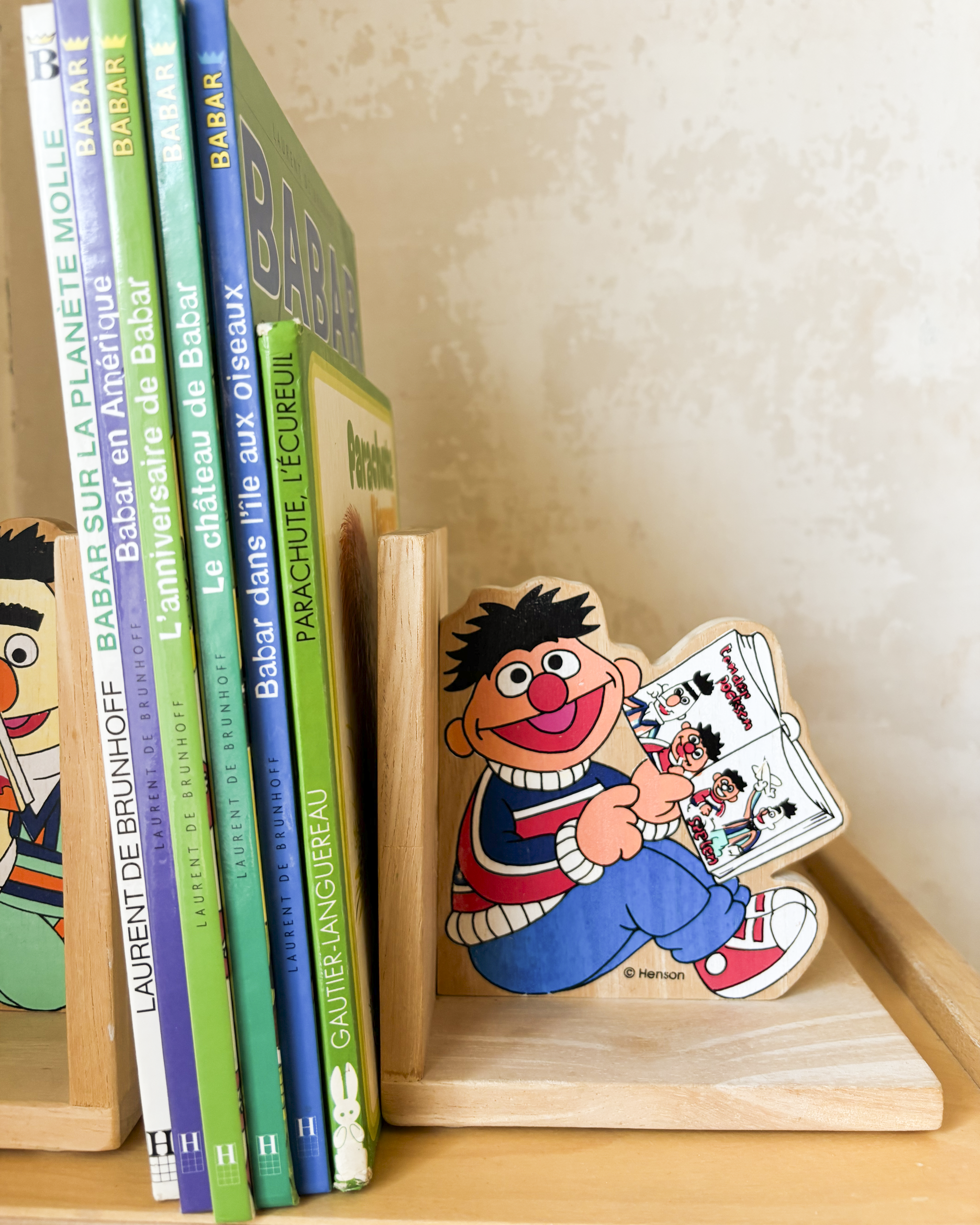 מעמד עץ לספרים | אריק ובנץ