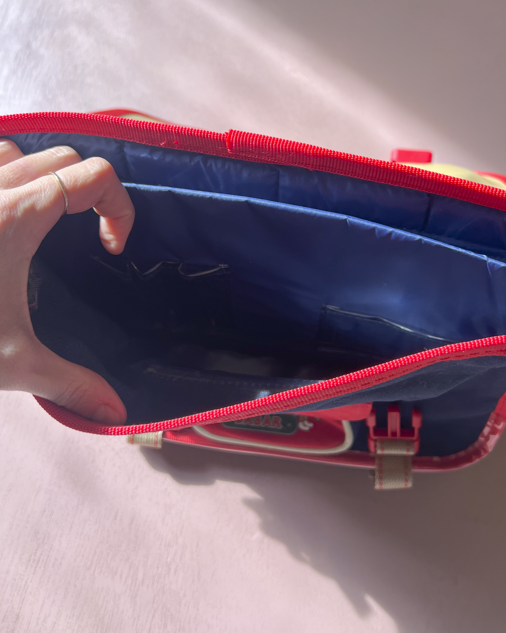 ילקוט בז׳ | המלך בבר במכונית