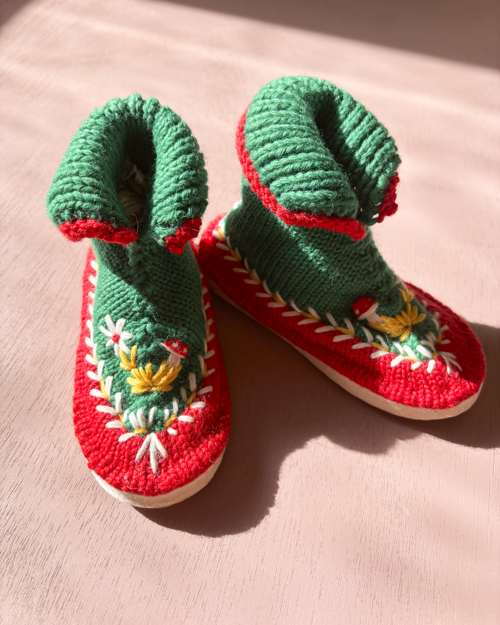 נעלי בית סרוגות עם פרחים ופטריות | דד סטוק איטלקי | מידה 23