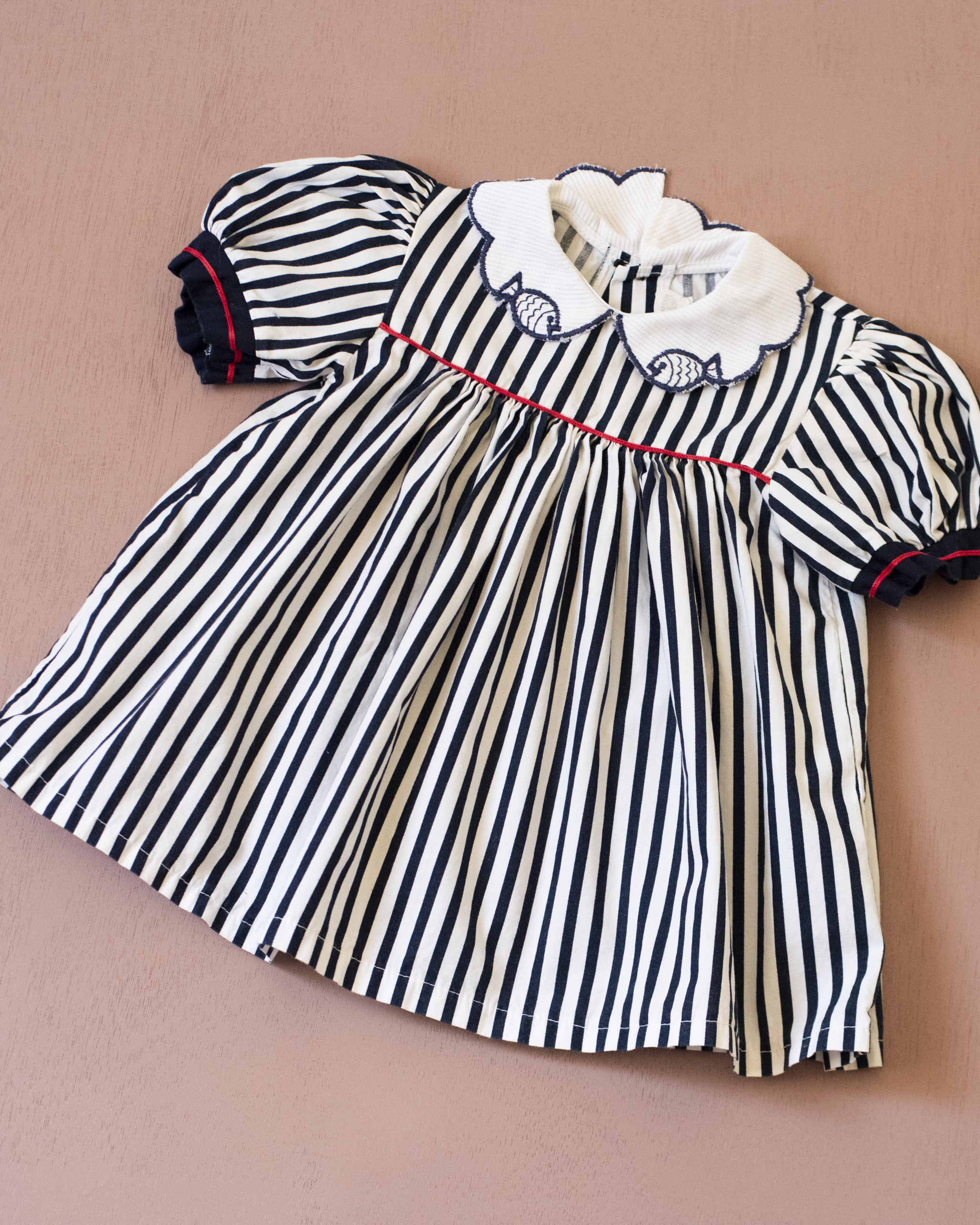 Dress with stripes and fish on the collar | 12-18 months