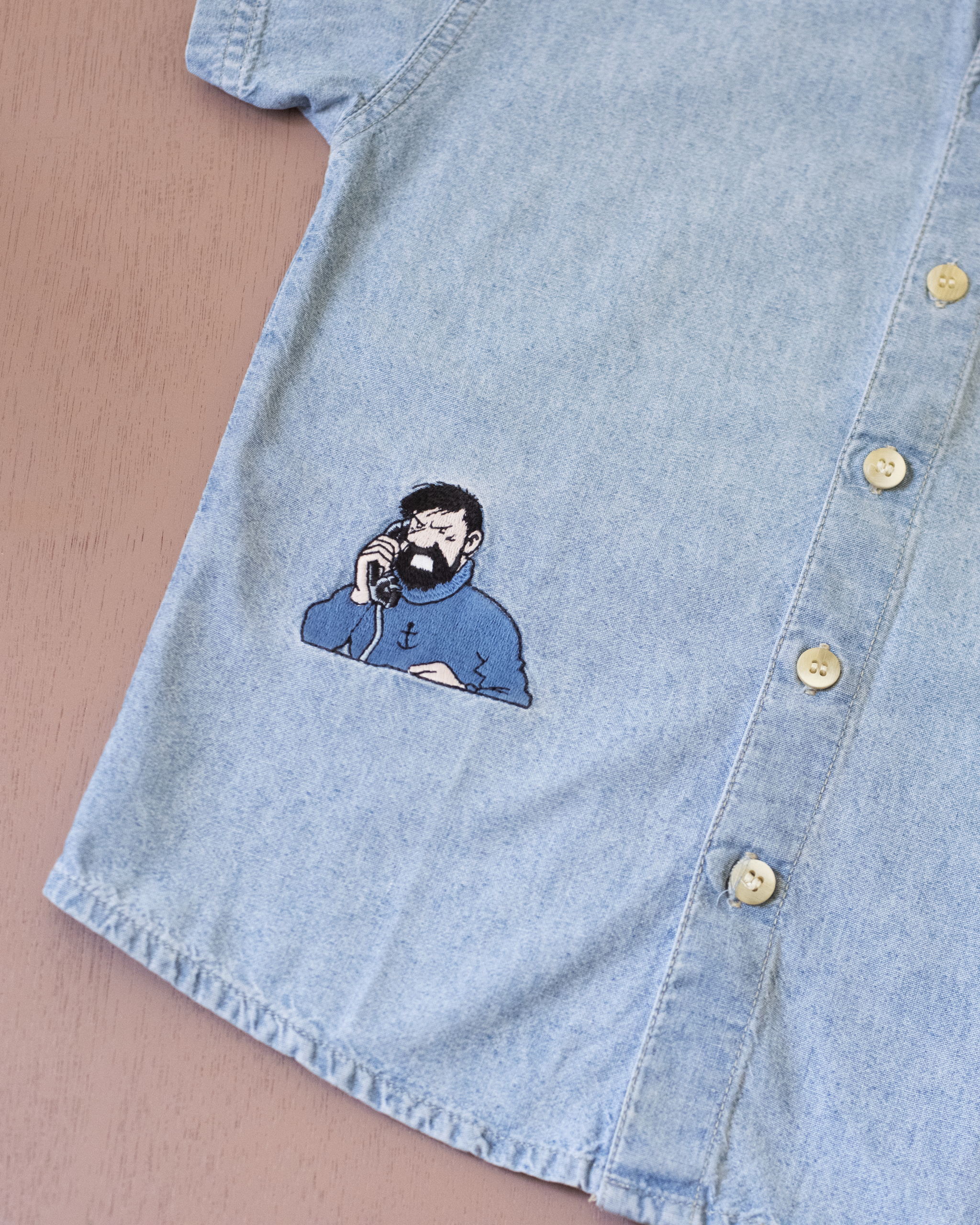 Tintin embroidered button-up denim shirt | 6-7 years