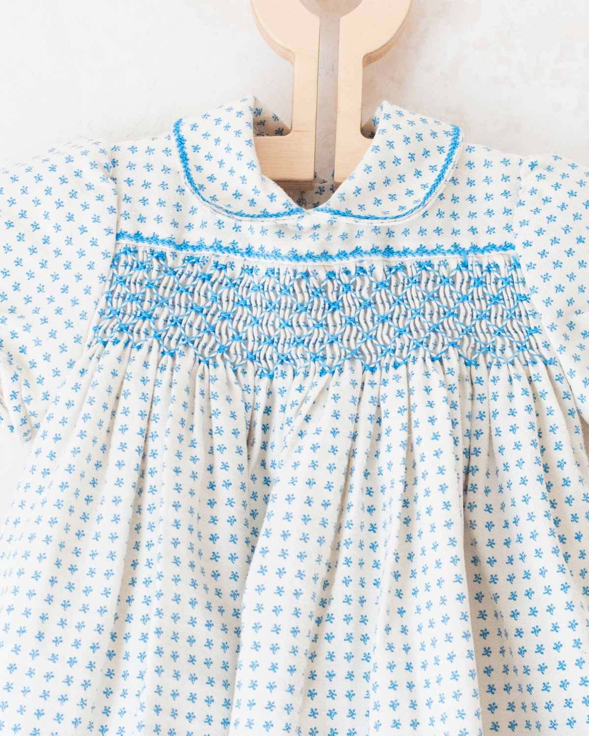 Beige dress with gathered embroidery | 12-18 months
