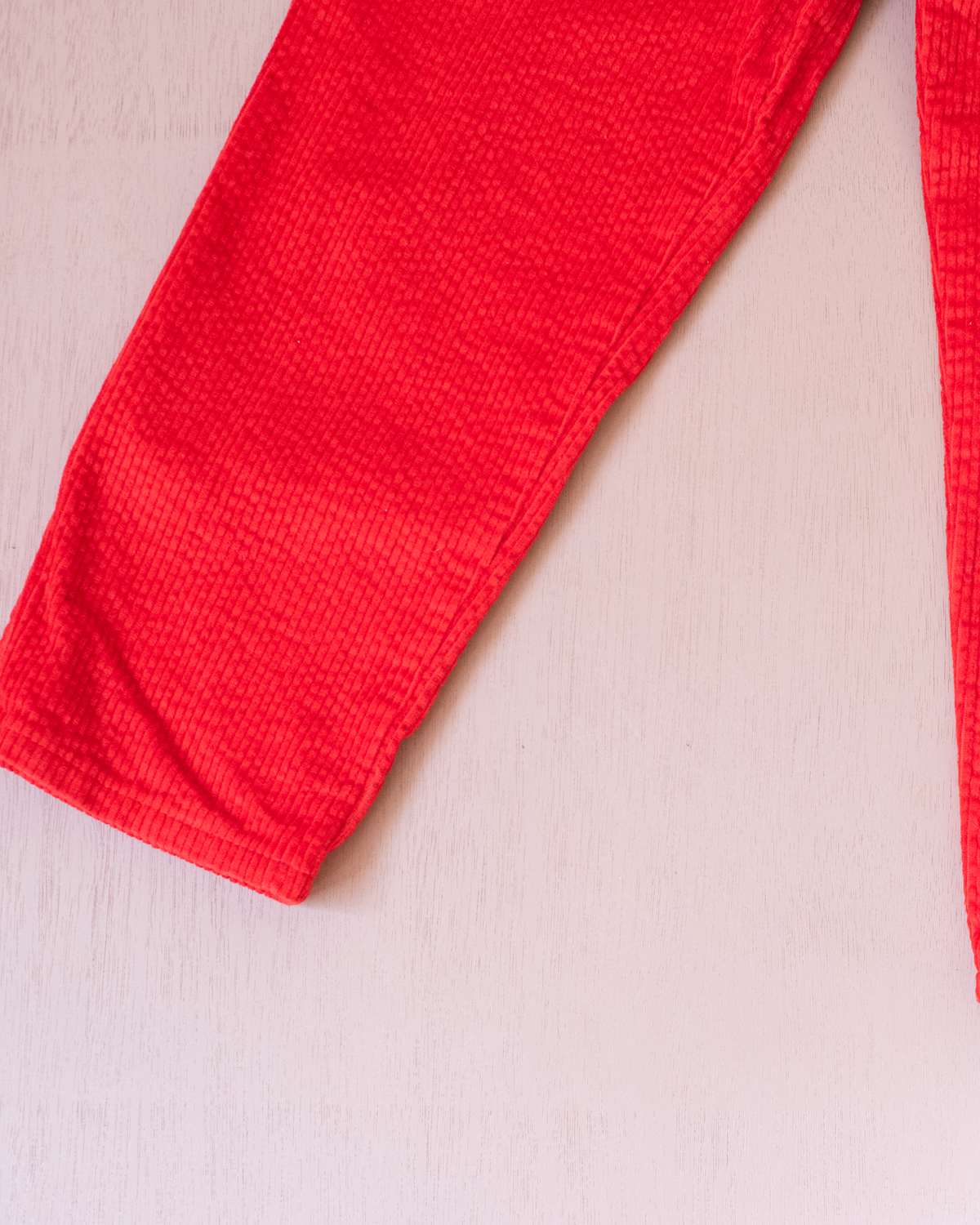 Red corduroy pants with a checkered belt from the 70s | 7-8 years