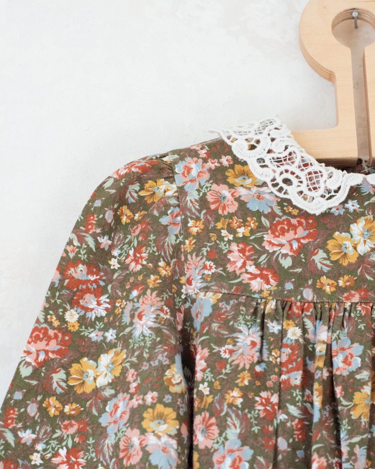 Floral dress with lace collar | 3-4 years