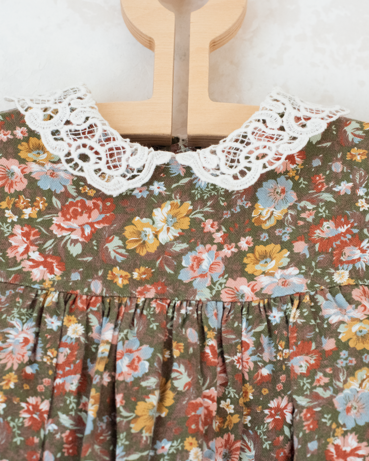 Floral dress with lace collar | 3-4 years