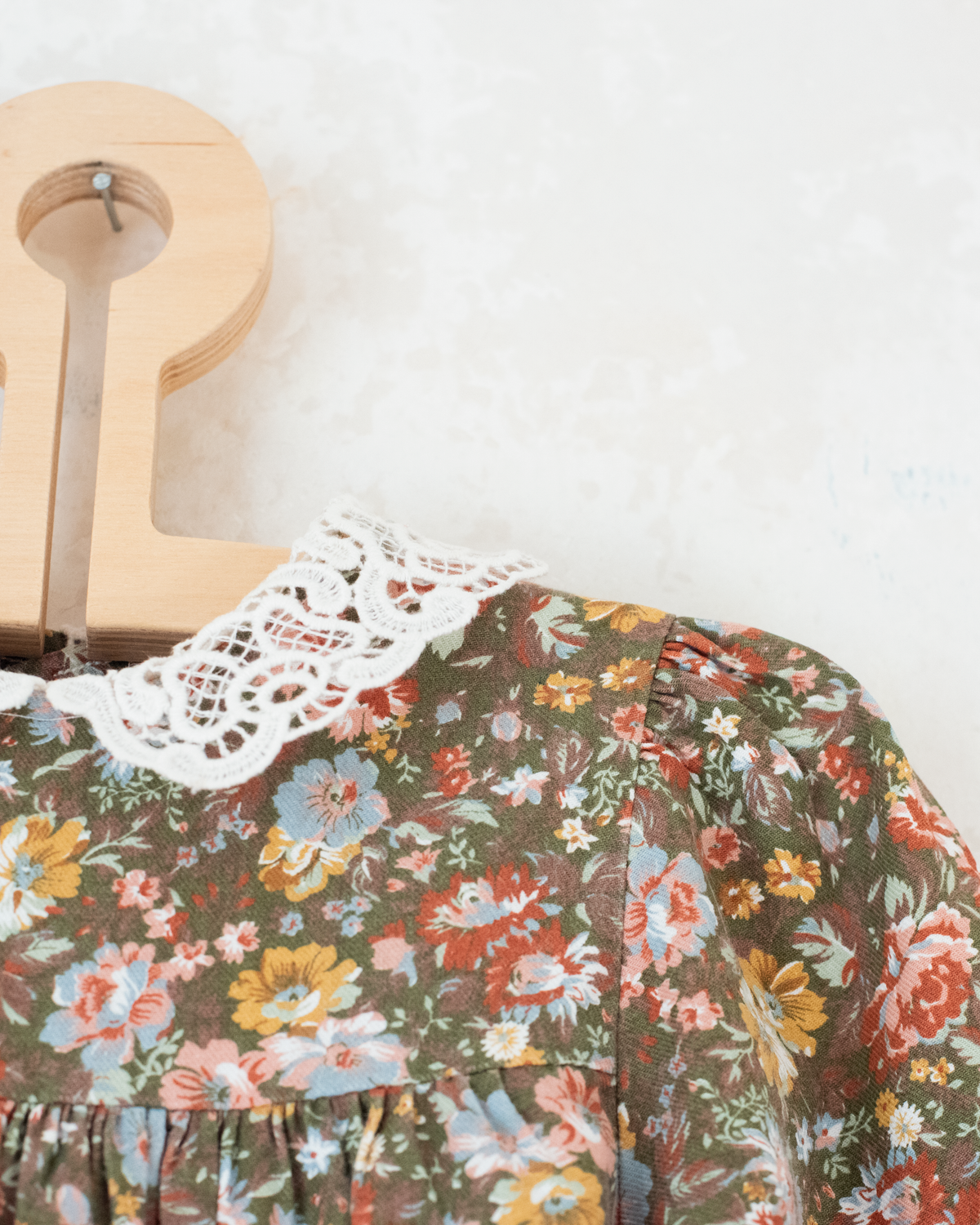 Floral dress with lace collar | 3-4 years