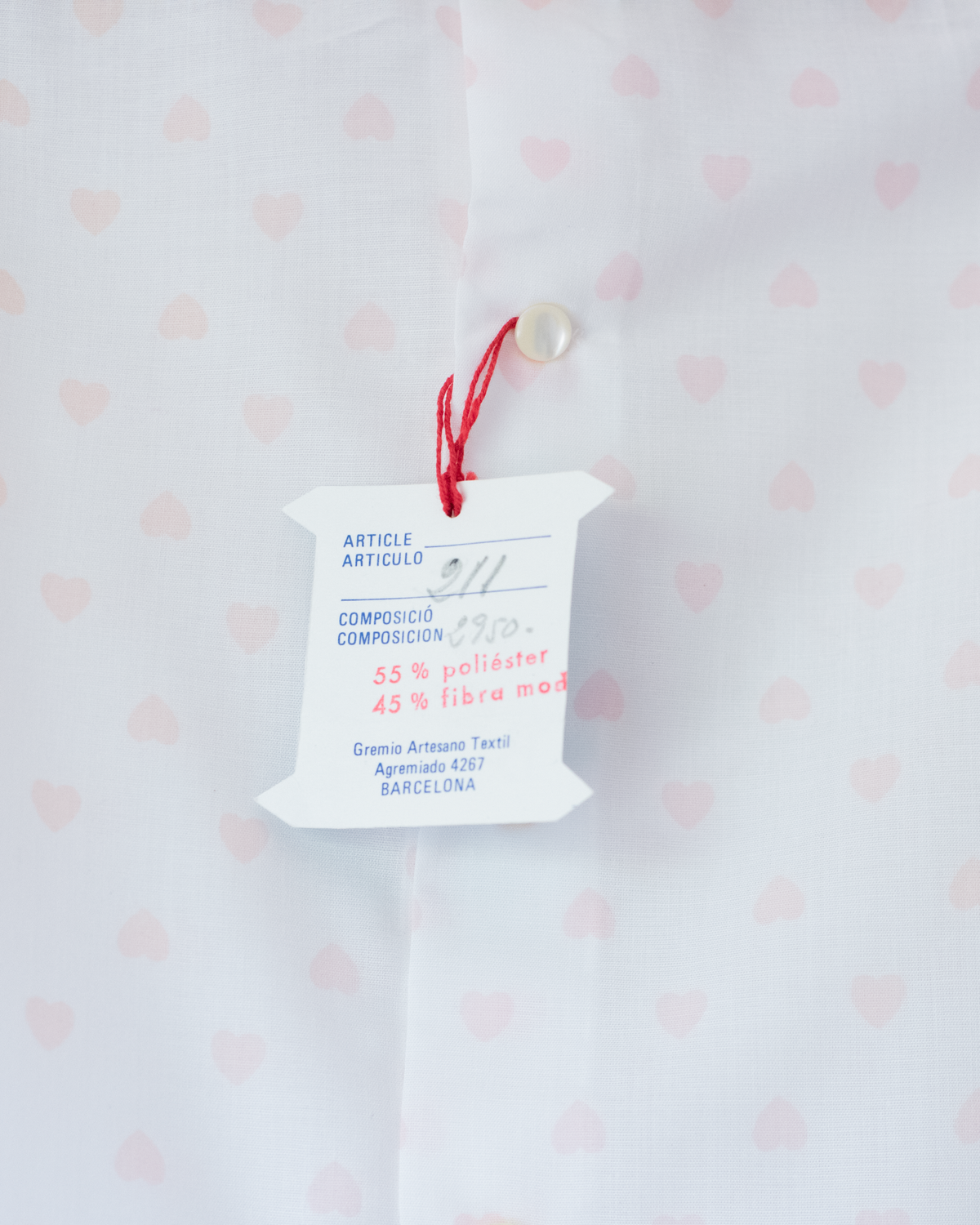 White button-down shirt with hearts | 3-4 years