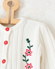 קרדיגן צמר לבן עם לבבות ופונפונים | 2-3 שנים