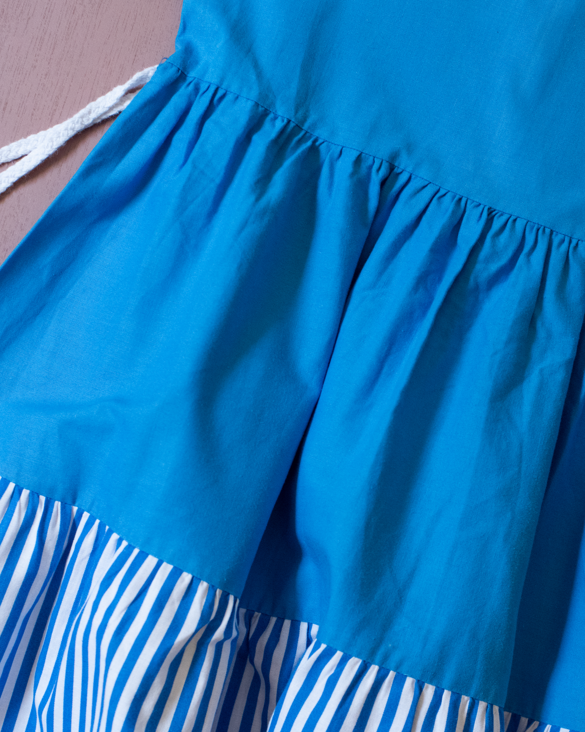 Light blue and white dress with Chinese embroidery | 10-11 years