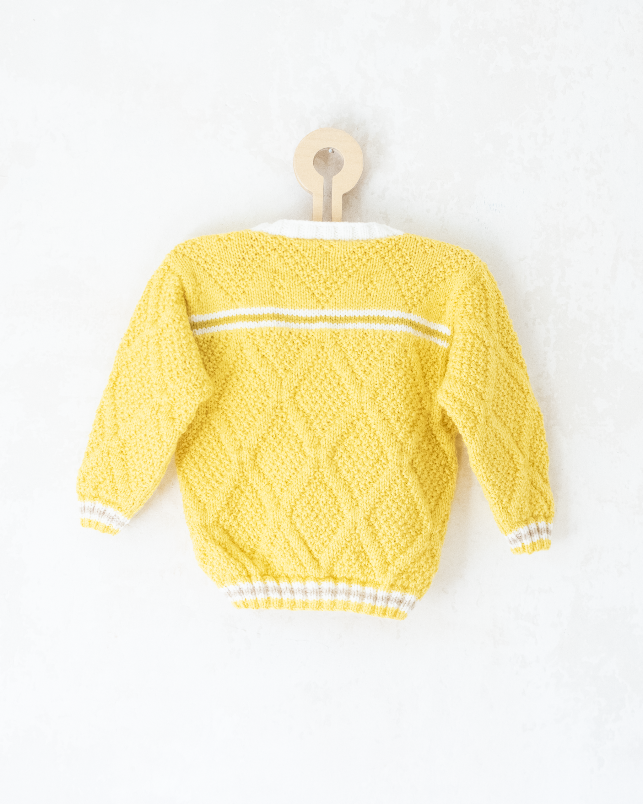 סריג צמר צהוב עם פסים | 18-24 חודשים