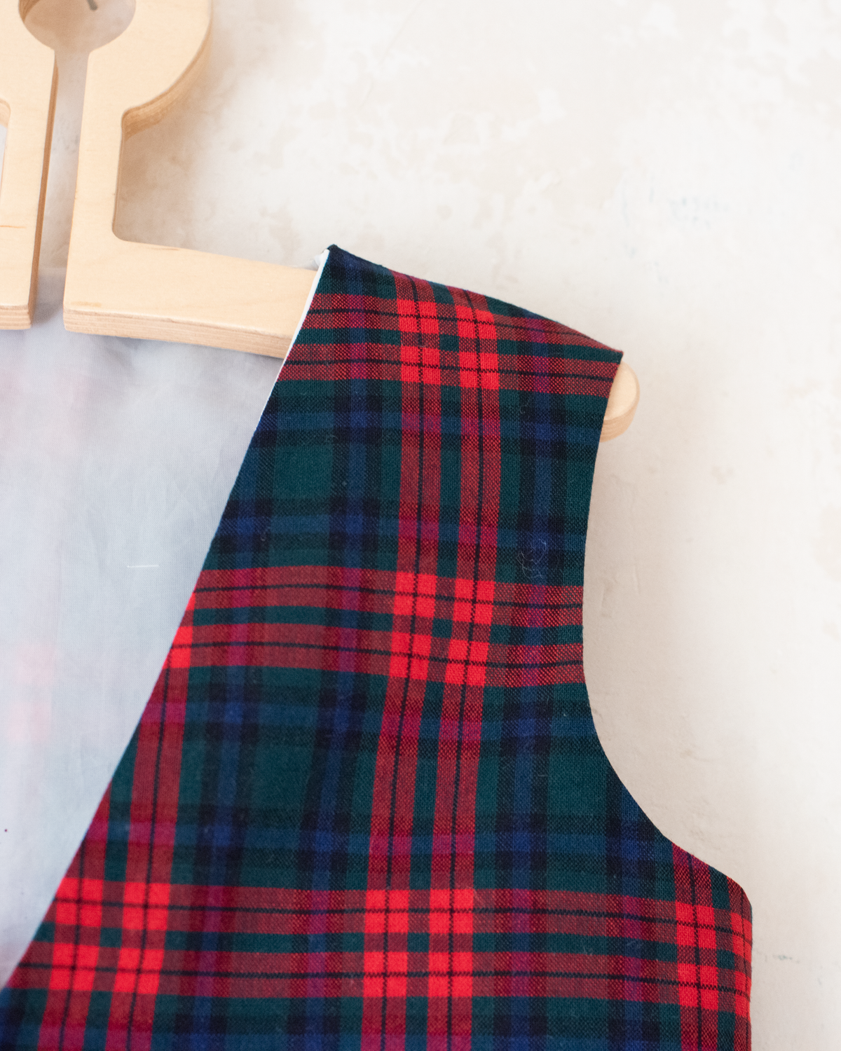Red plaid vest | 5-6 years