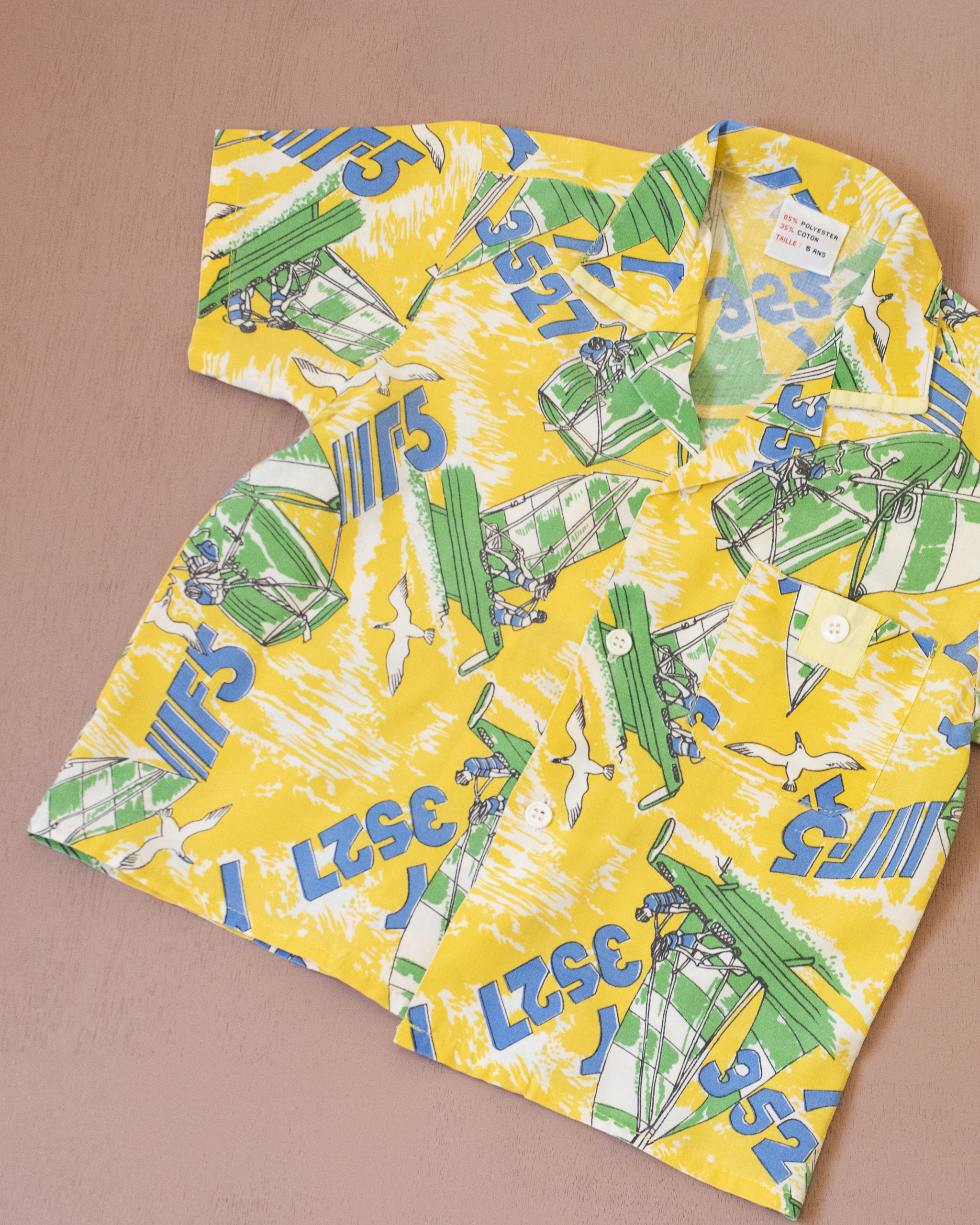 Button-down shirt with sailboats and seagulls | French deadstock | 4-5 years