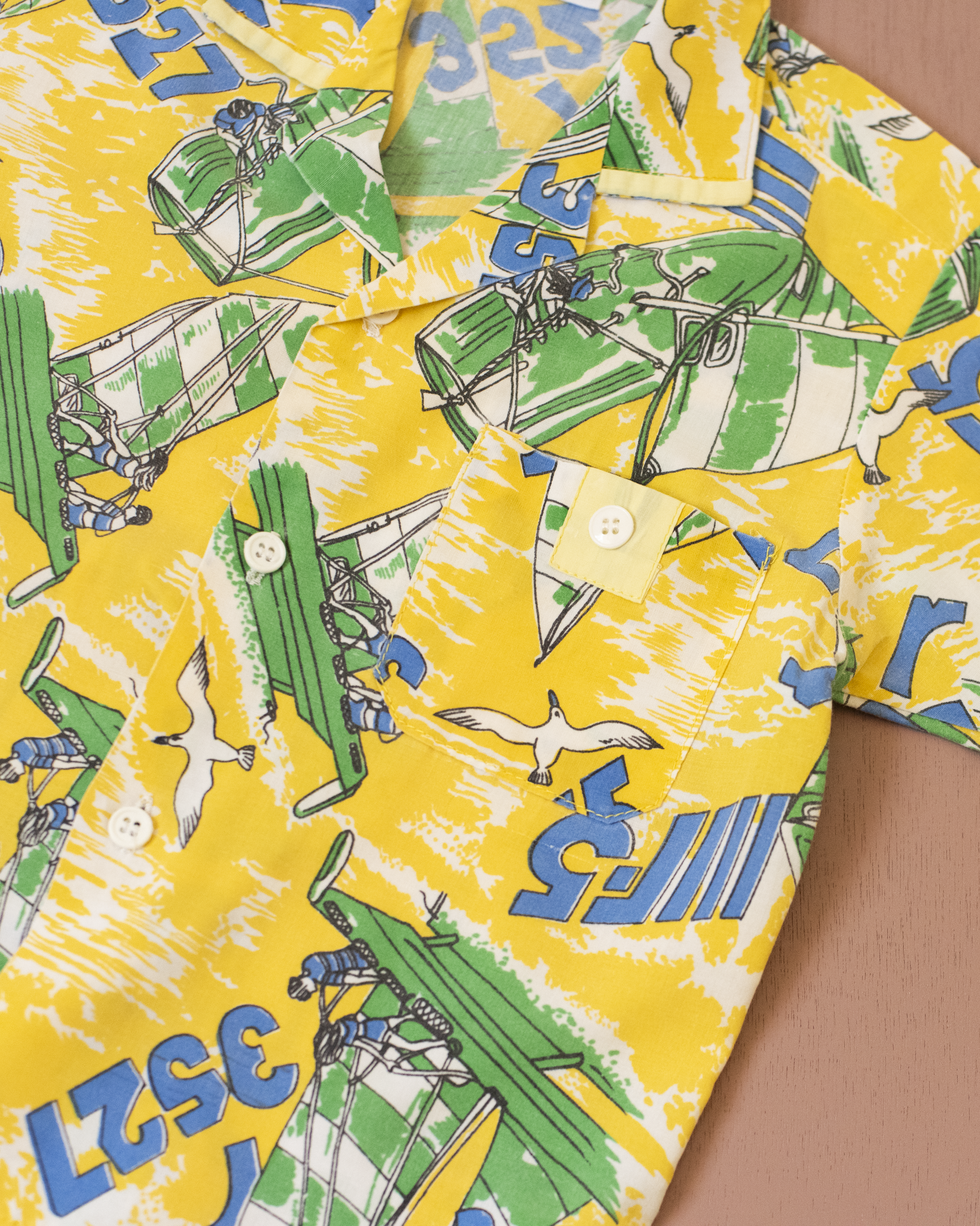 Button-down shirt with sailboats and seagulls | French deadstock | 4-5 years