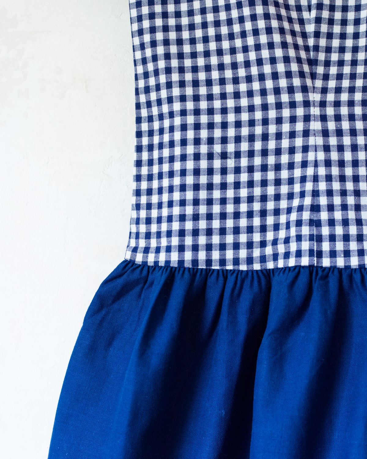 Blue dress with checks and red buttons | French deadstock from the 70s | 5-6 years