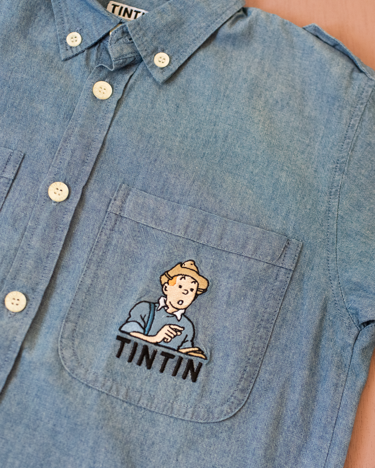 Tintin embroidered button-up denim shirt | Dead stock | 6-7 years