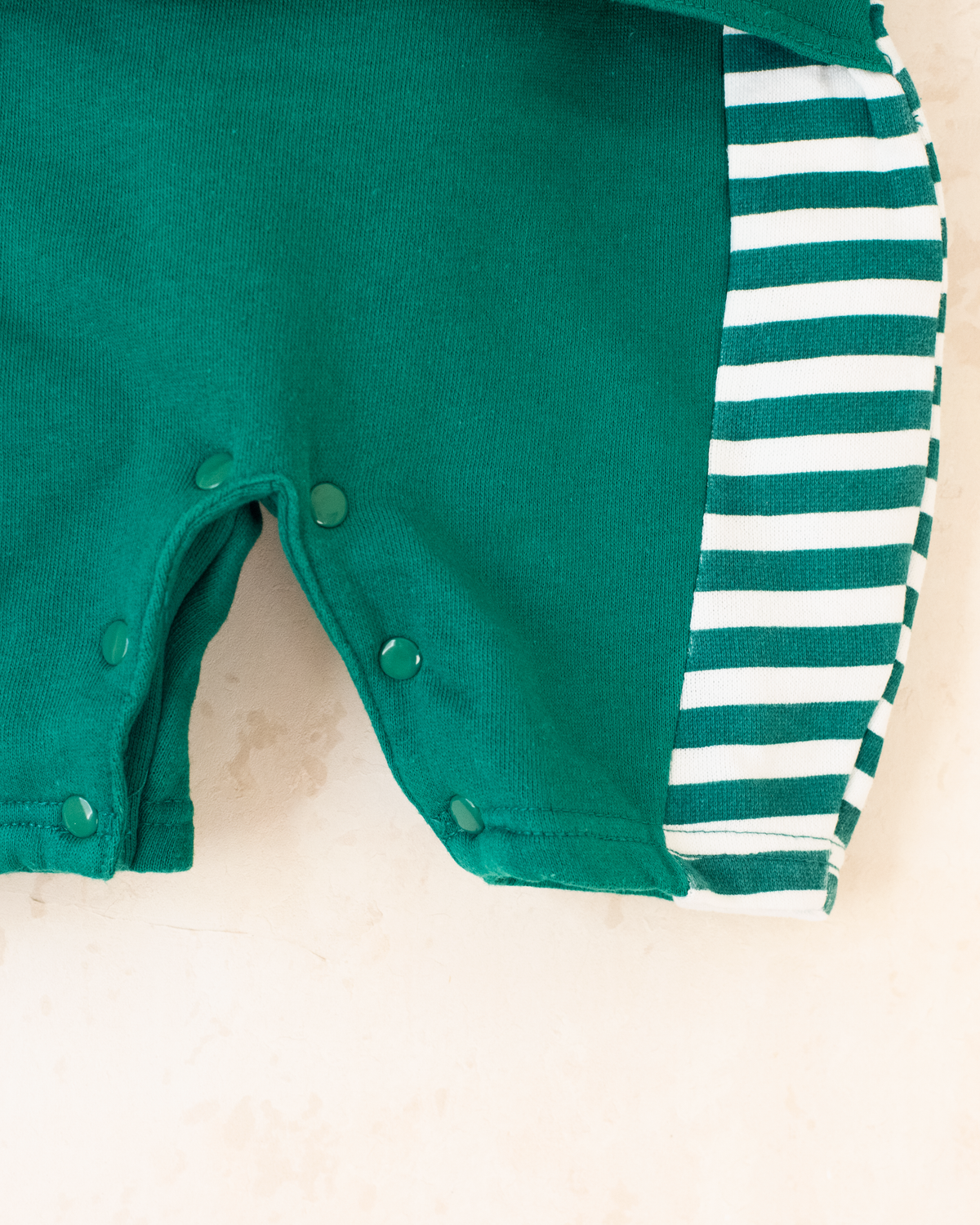 Striped hoodie jumpsuit and the king in a seafaring bar | 0-3 months