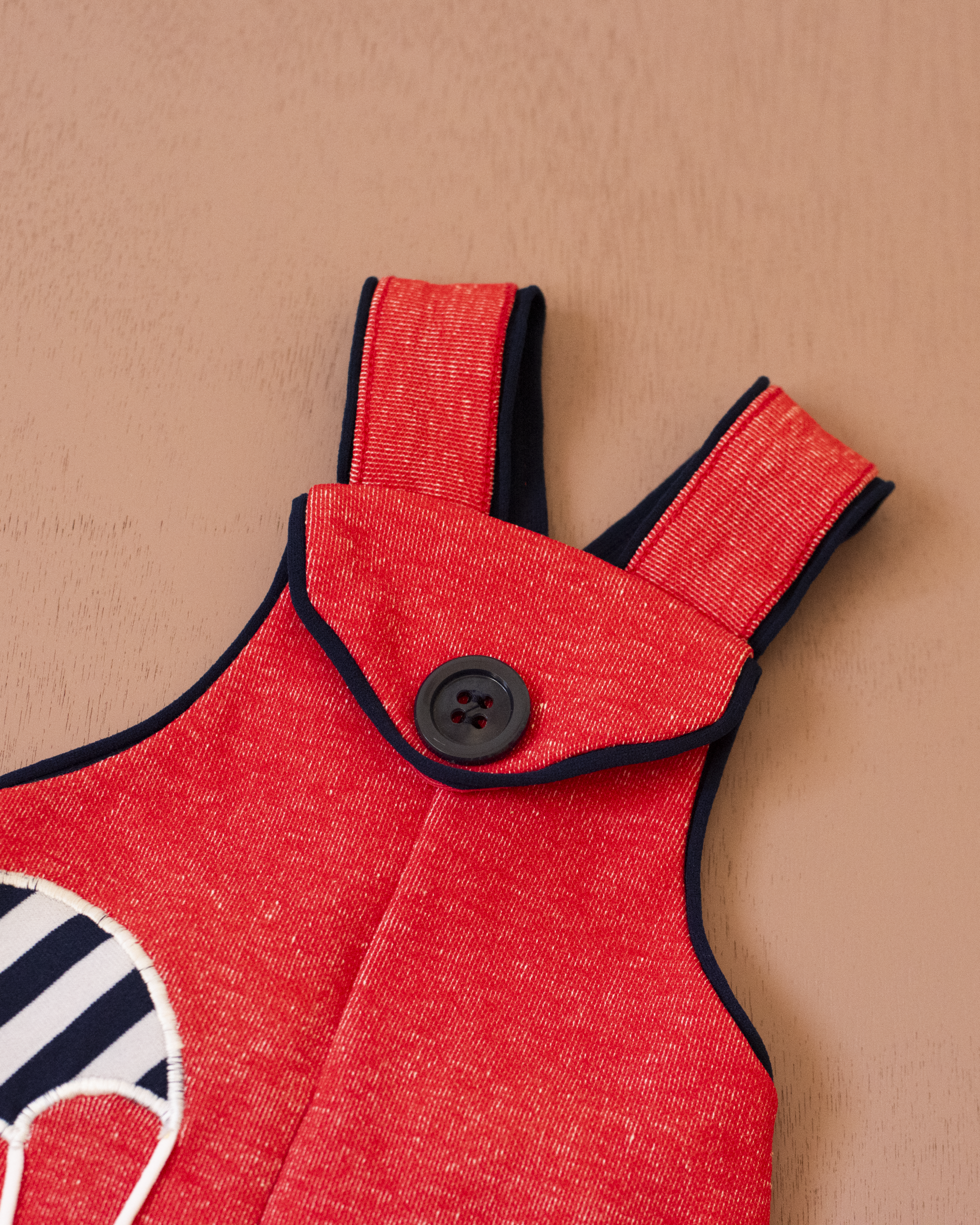 Red overall with a hot air balloon | French deadstock from the seventies | 0-3 months