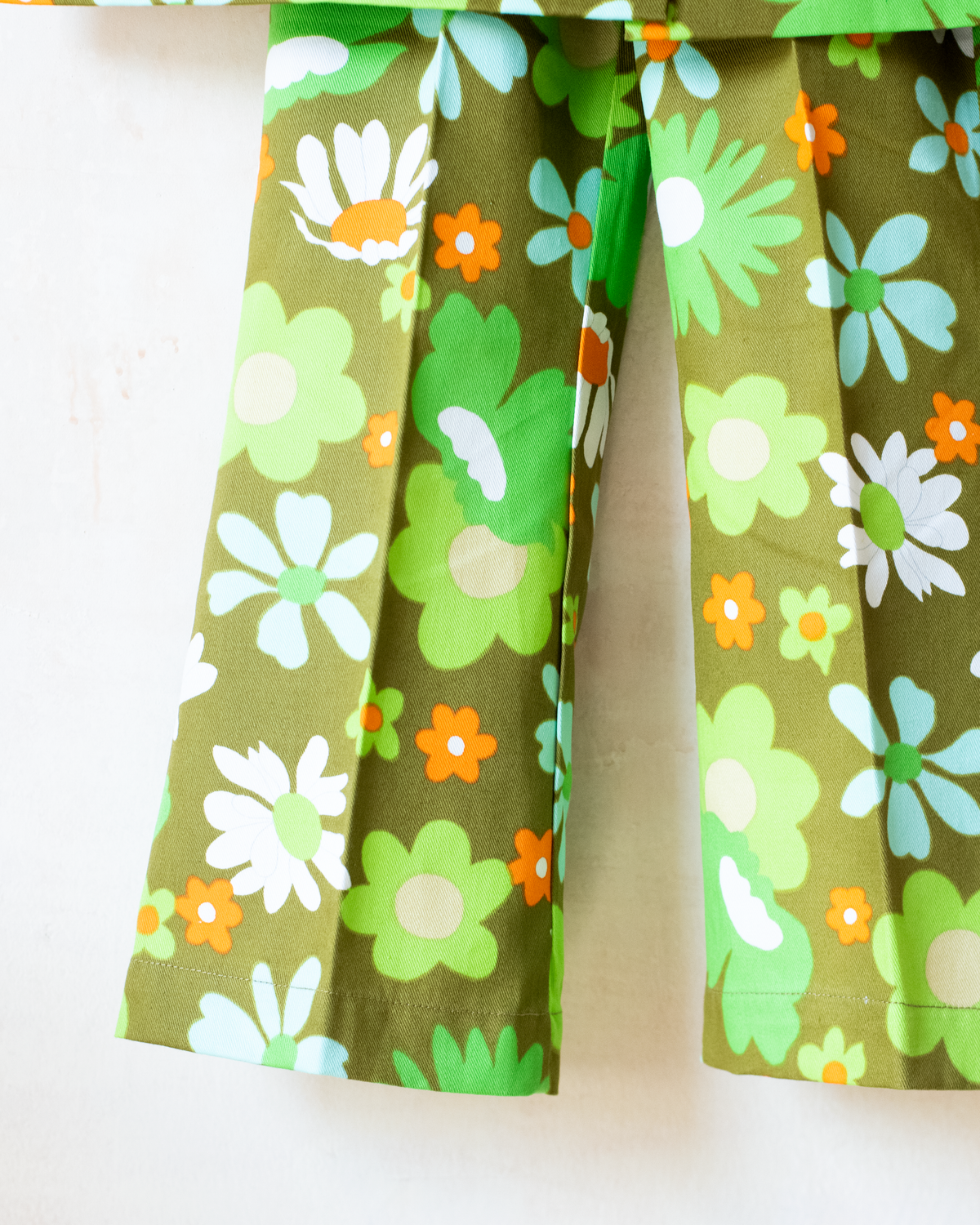 Green floral suit from the 70s | Deadstock | 10-12 years 
