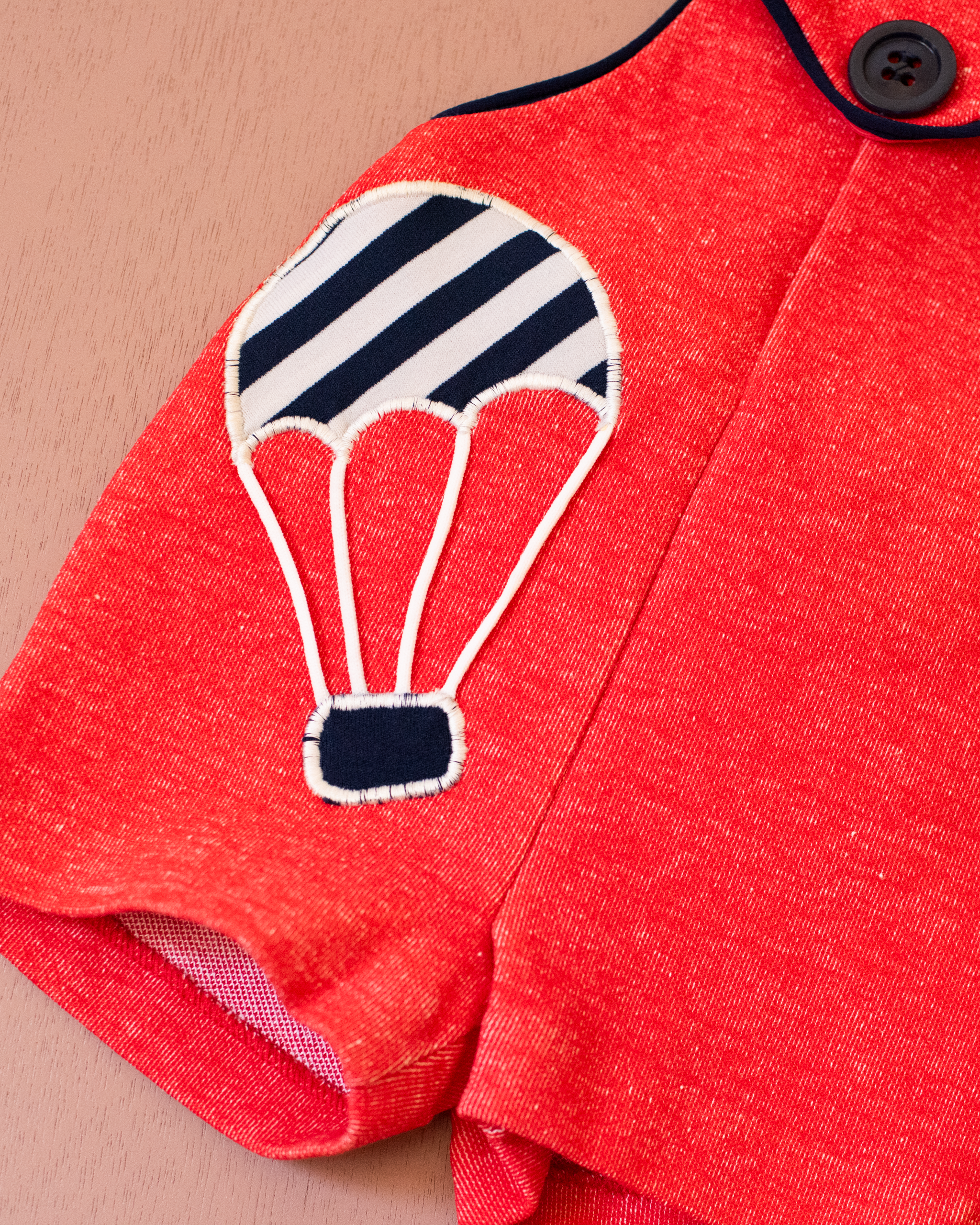 Red overall with a hot air balloon | French deadstock from the seventies | 0-3 months