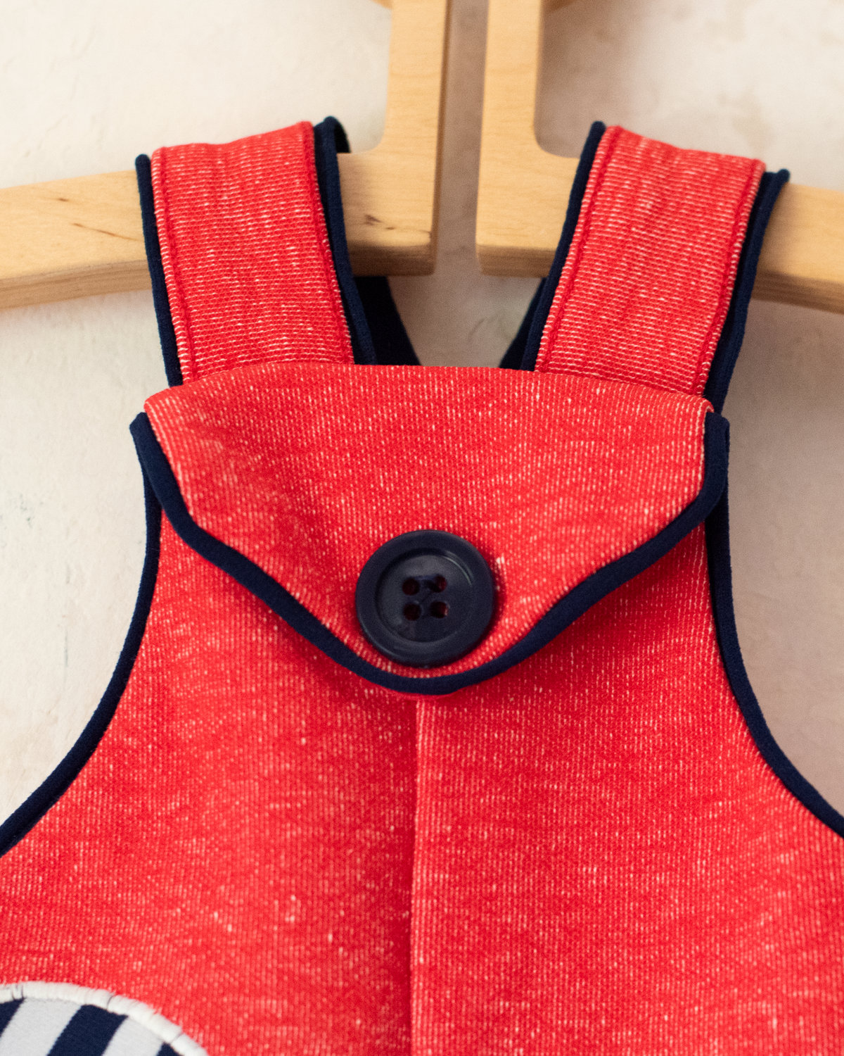 Red overall with a hot air balloon | French deadstock from the seventies | 0-3 months