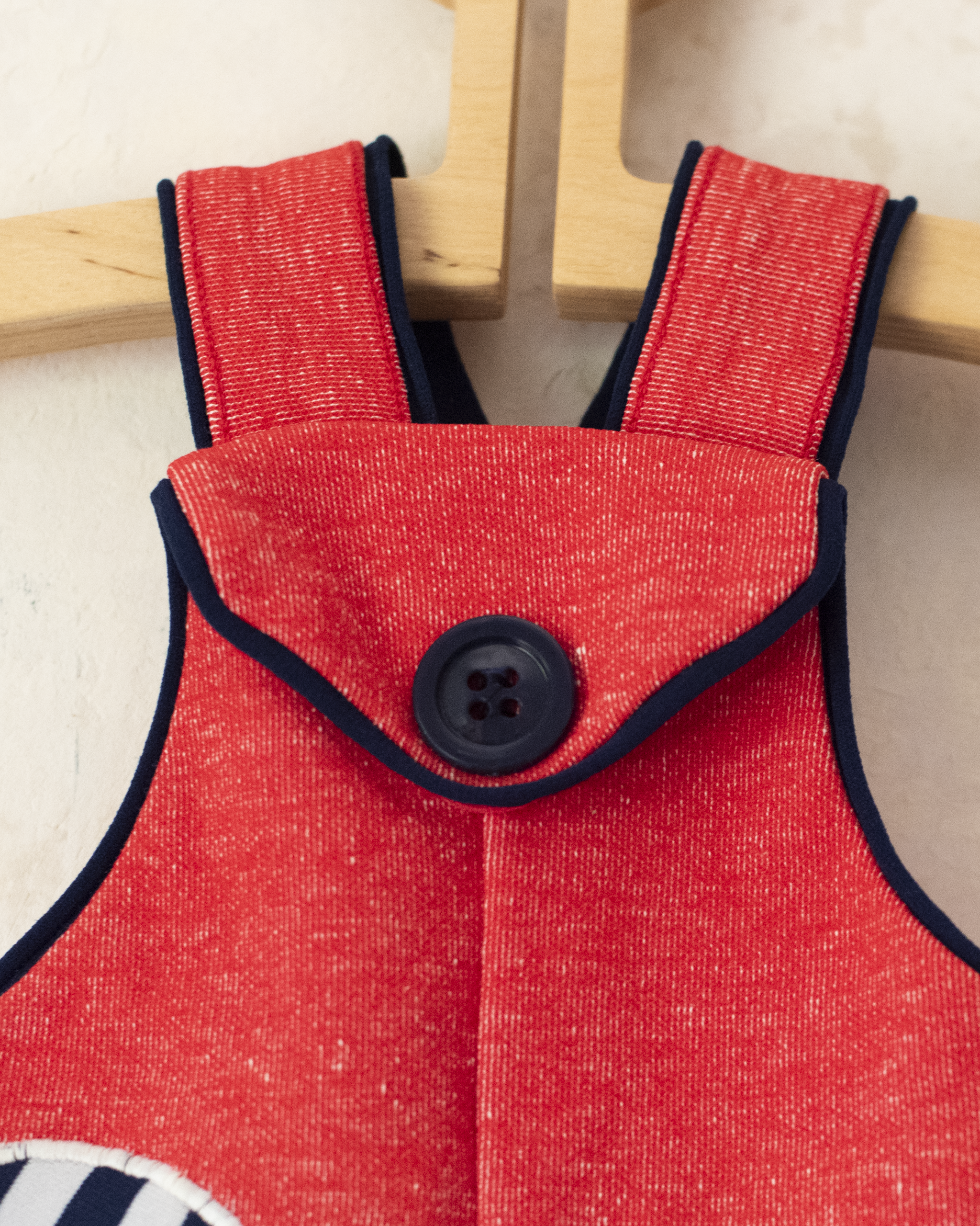 Red overall with a hot air balloon | French deadstock from the seventies | 0-3 months