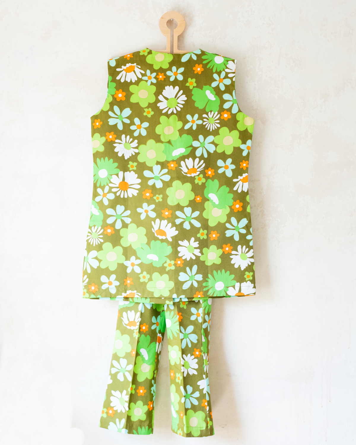 Green floral suit from the 70s | Deadstock | 10-12 years 