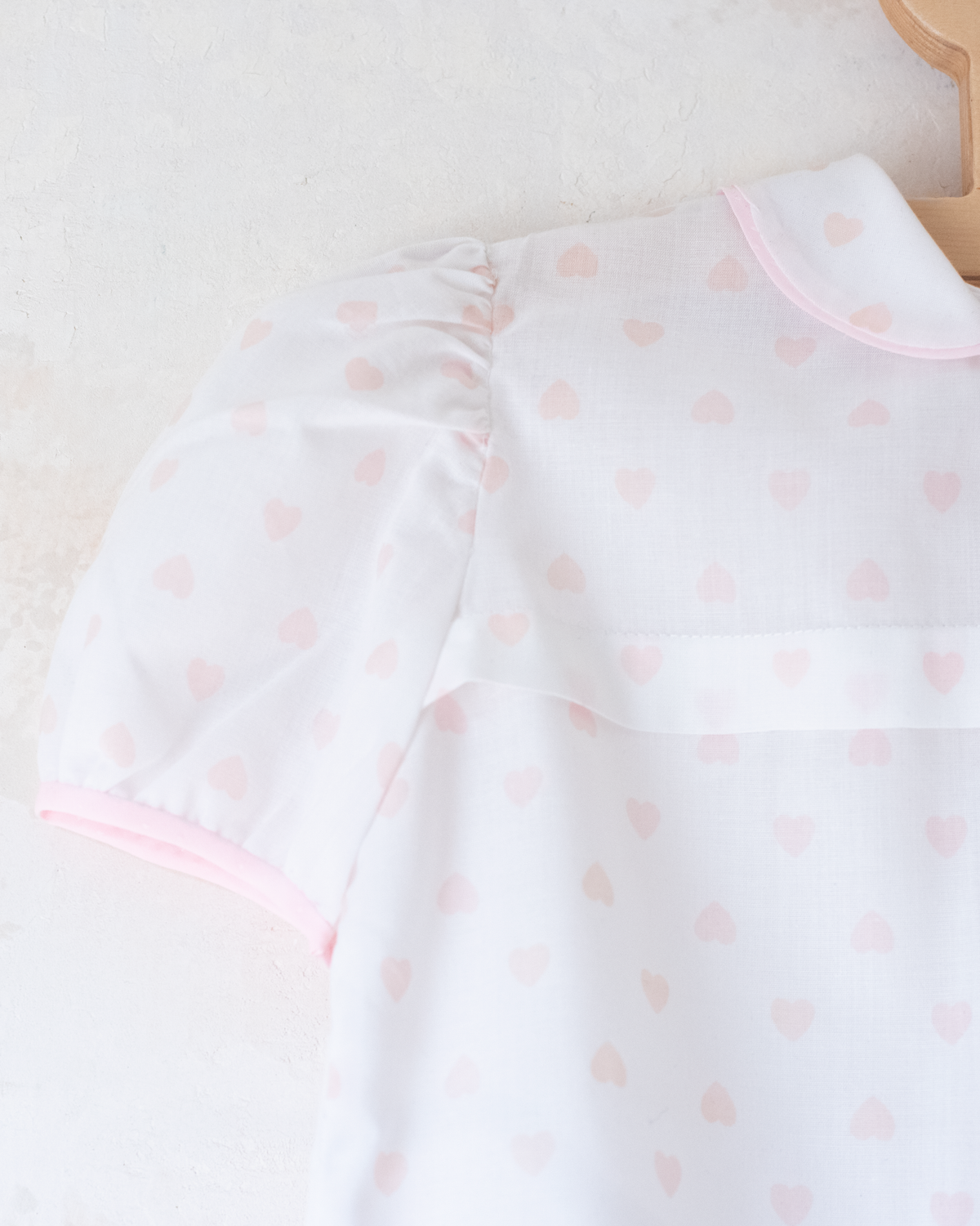 White button-down shirt with hearts | 3-4 years