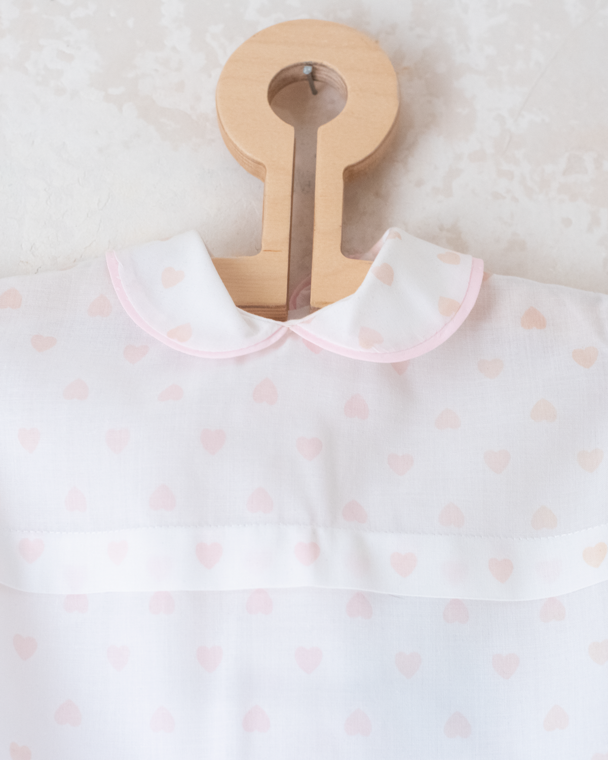White button-down shirt with hearts | 3-4 years