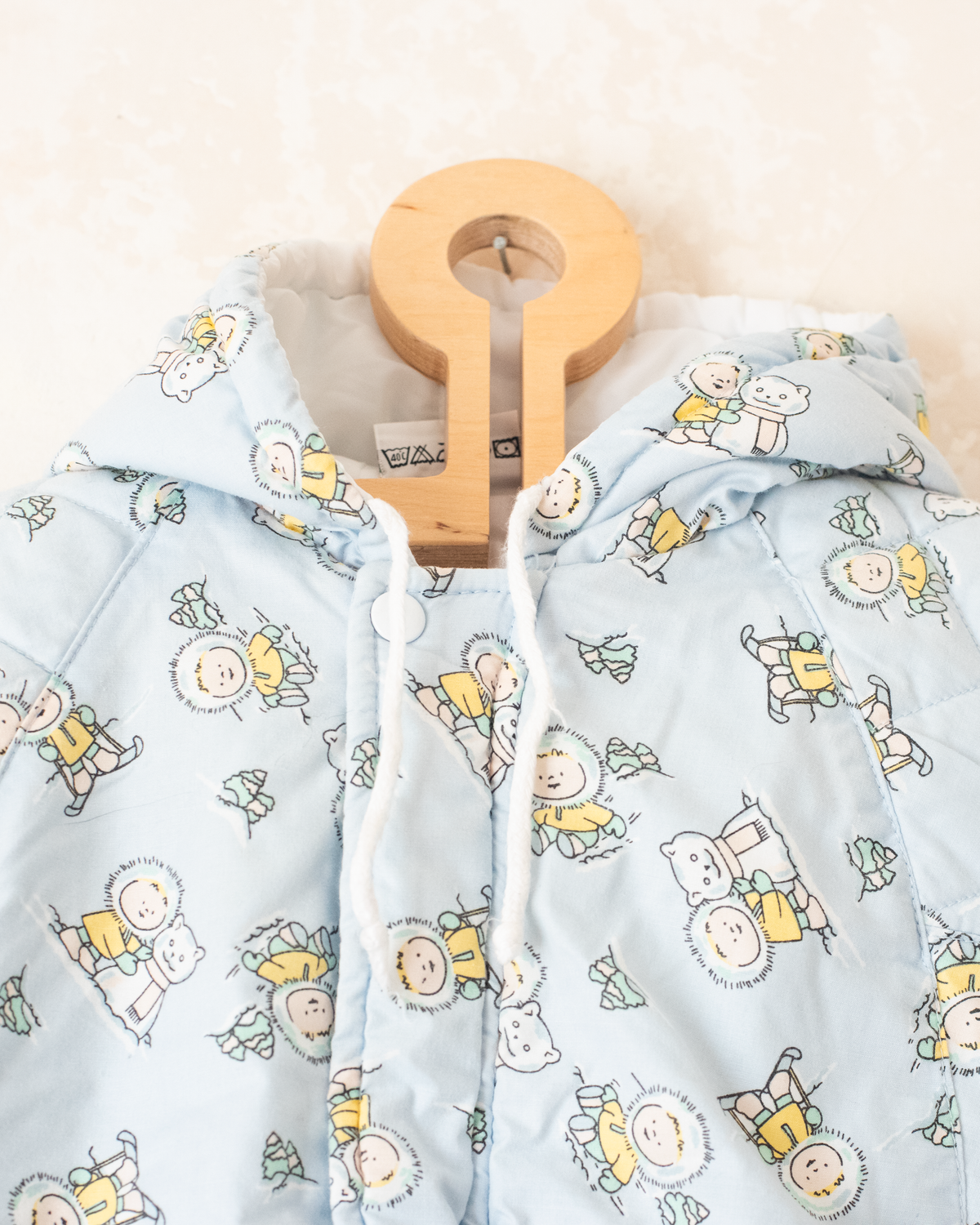 Light blue down jacket with Eskimos | 12-18 months
