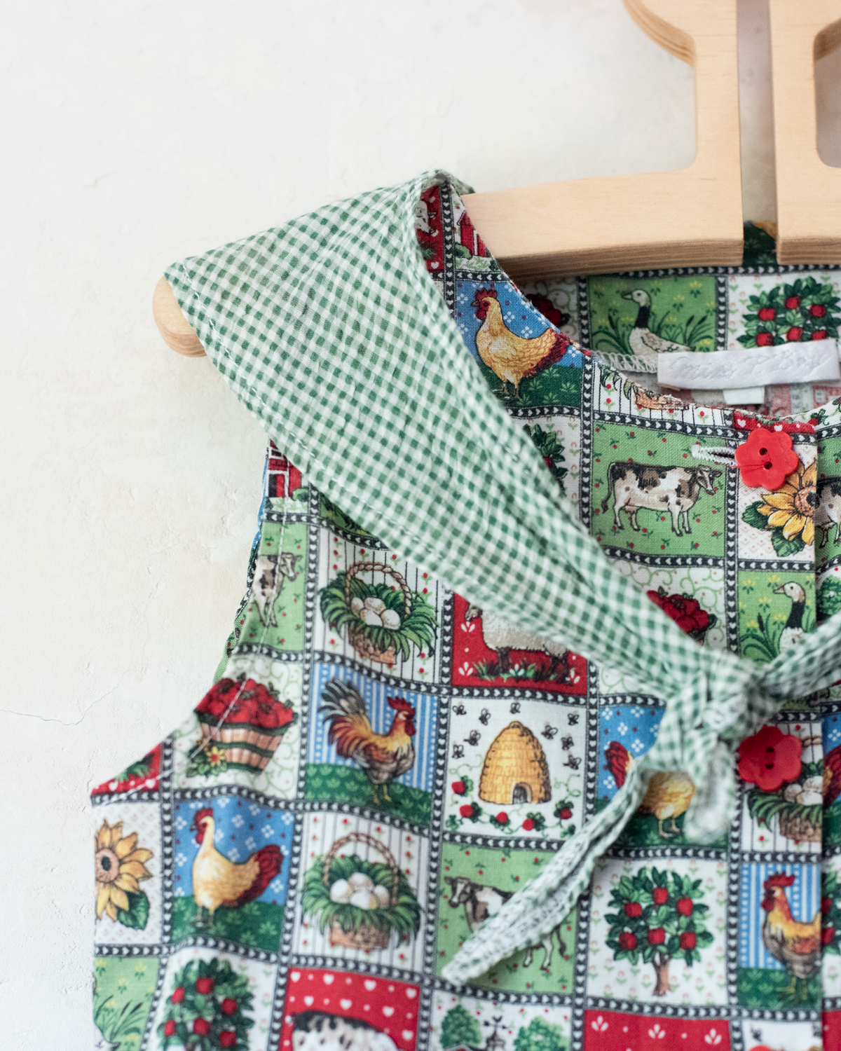 Plaid farm dress with animals and fruits | 7-8 years