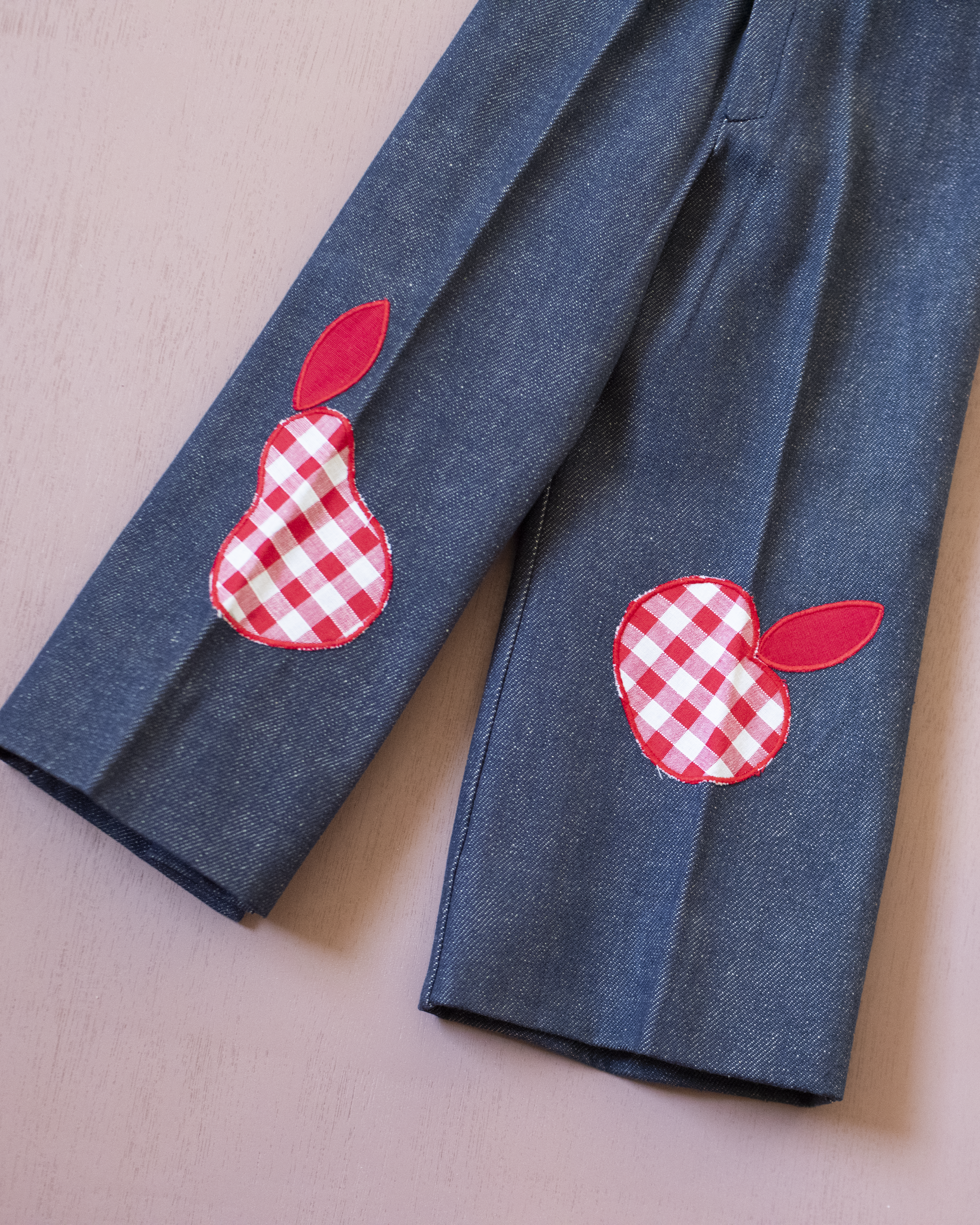 מכנסי שלייקס עם פירות רקומים | דד סטוק צרפתי מהסבנטיז | 18-24 חודשים