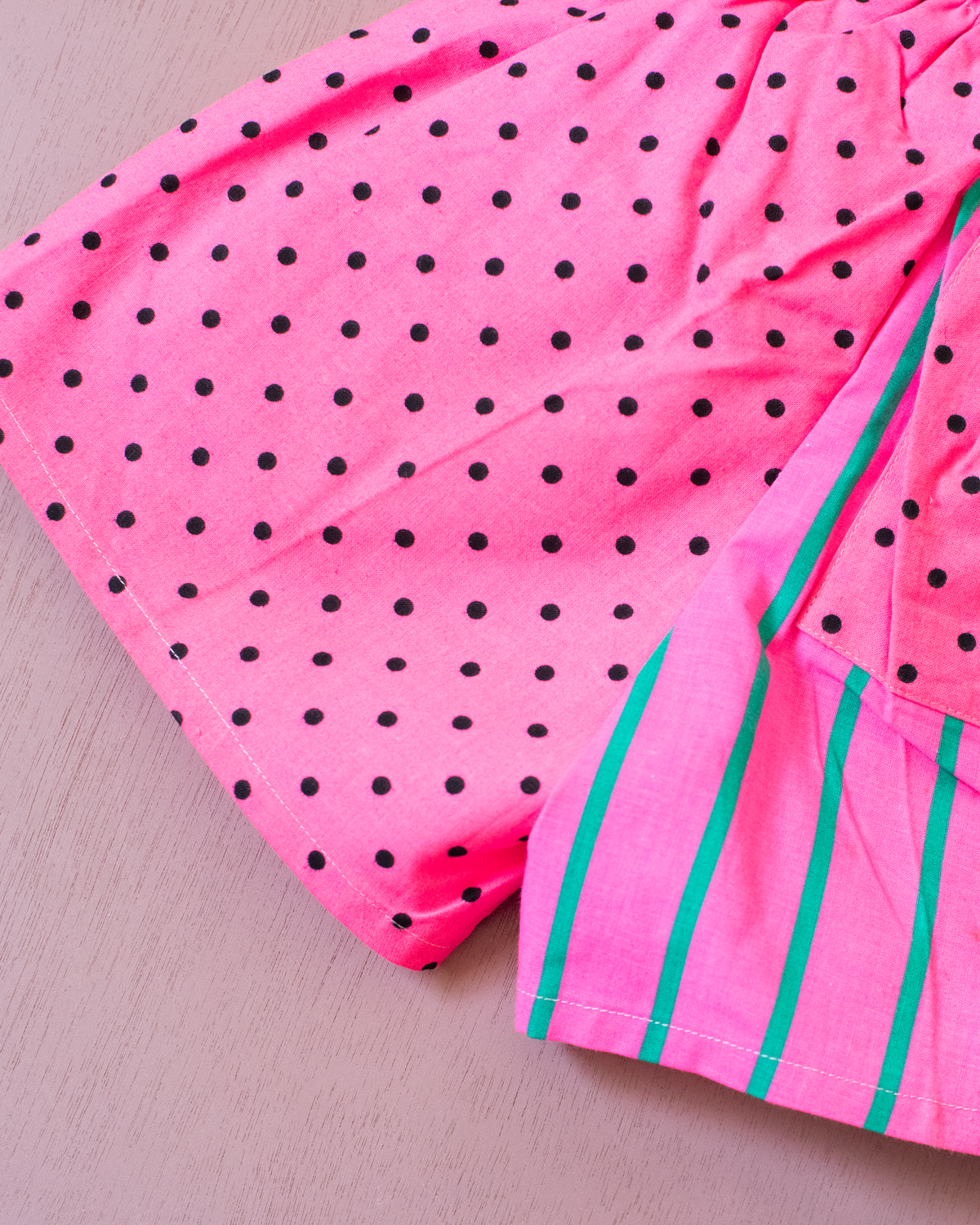 Pink shorts with stripes and dots | French deadstock from the 80s | 2-3 years