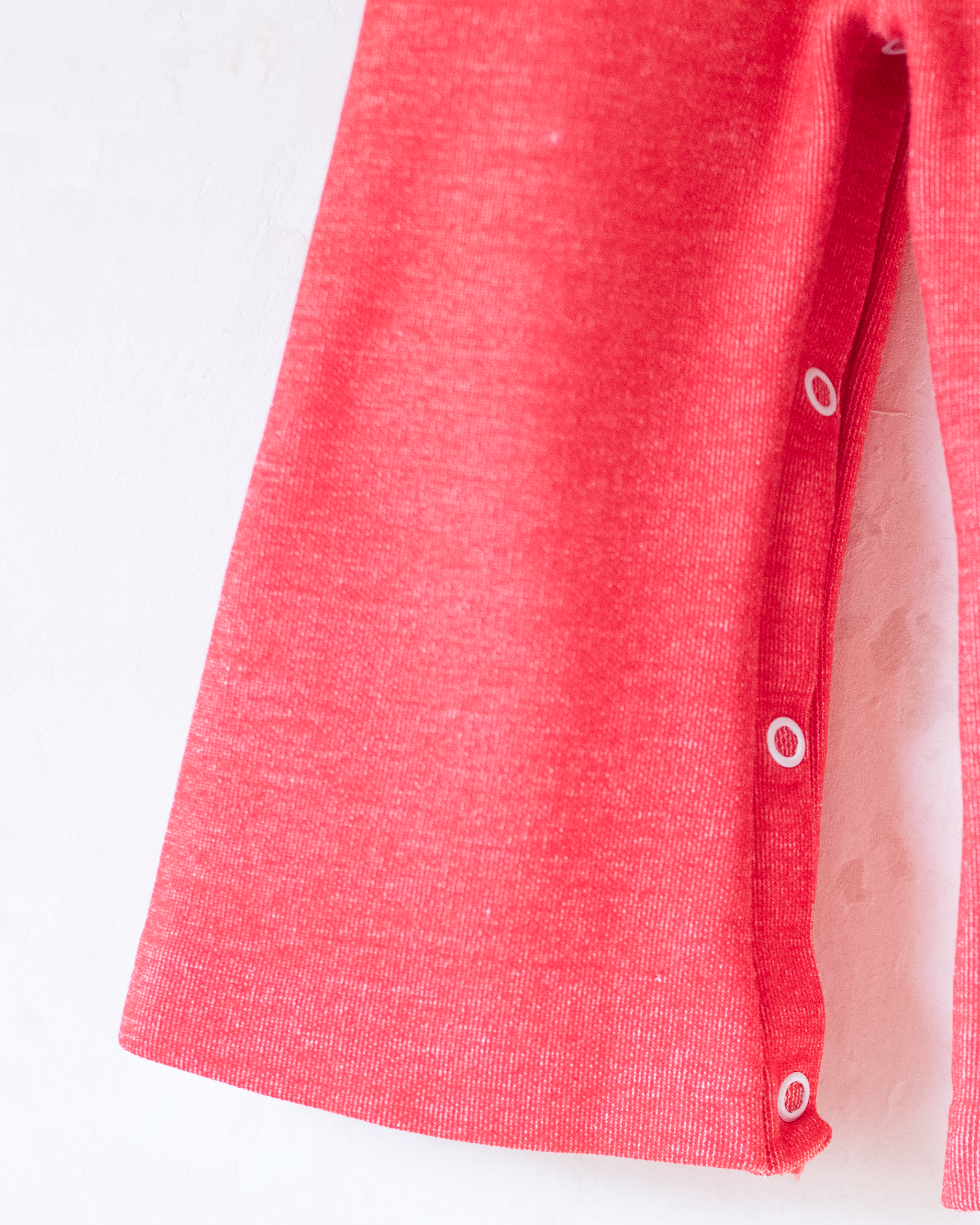 אוברול אדום מהסבנטיז עם פיל לבן | 6-9 חודשים