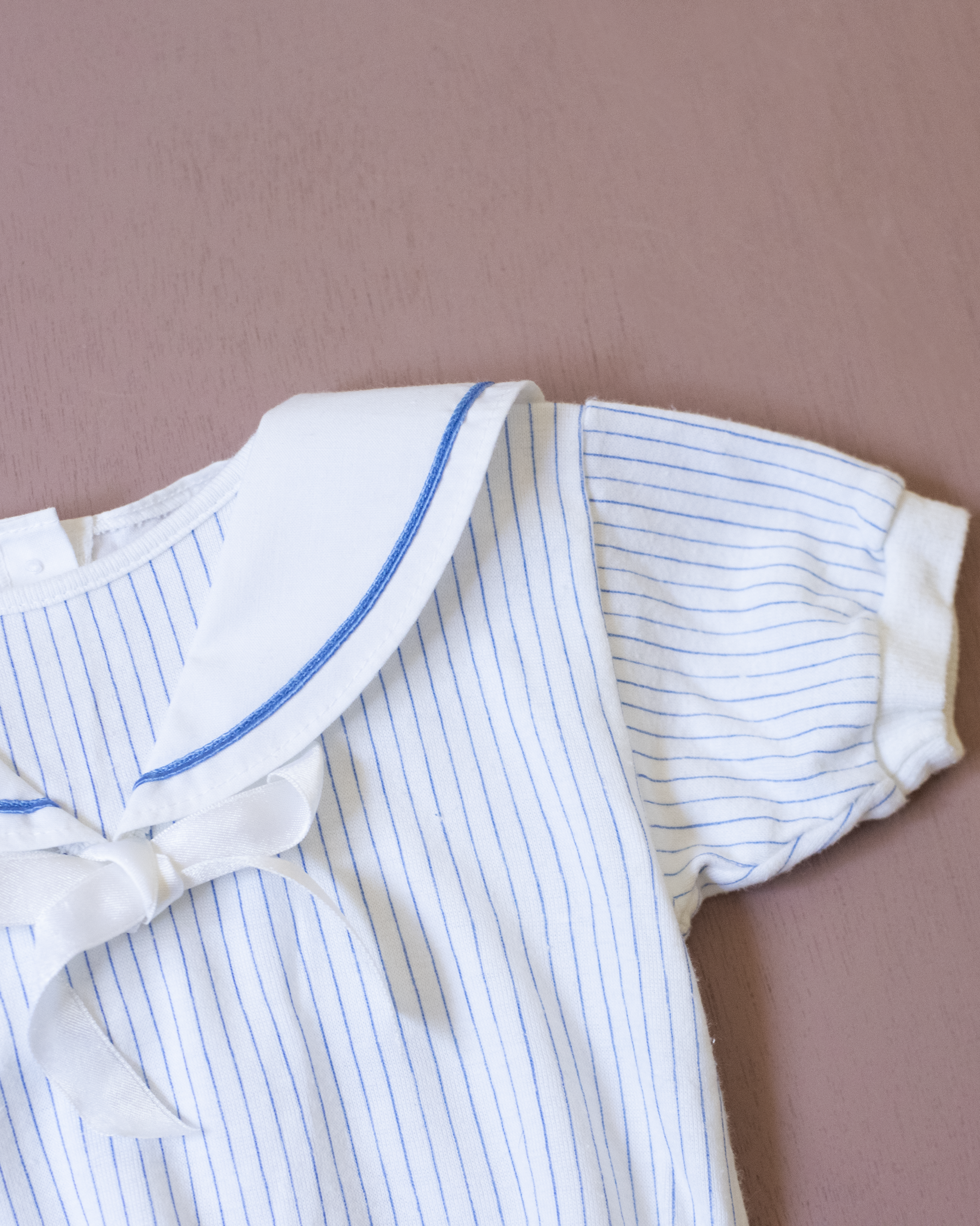 חולצת ימאים עם פסים ופפיון | 12-18 חודשים