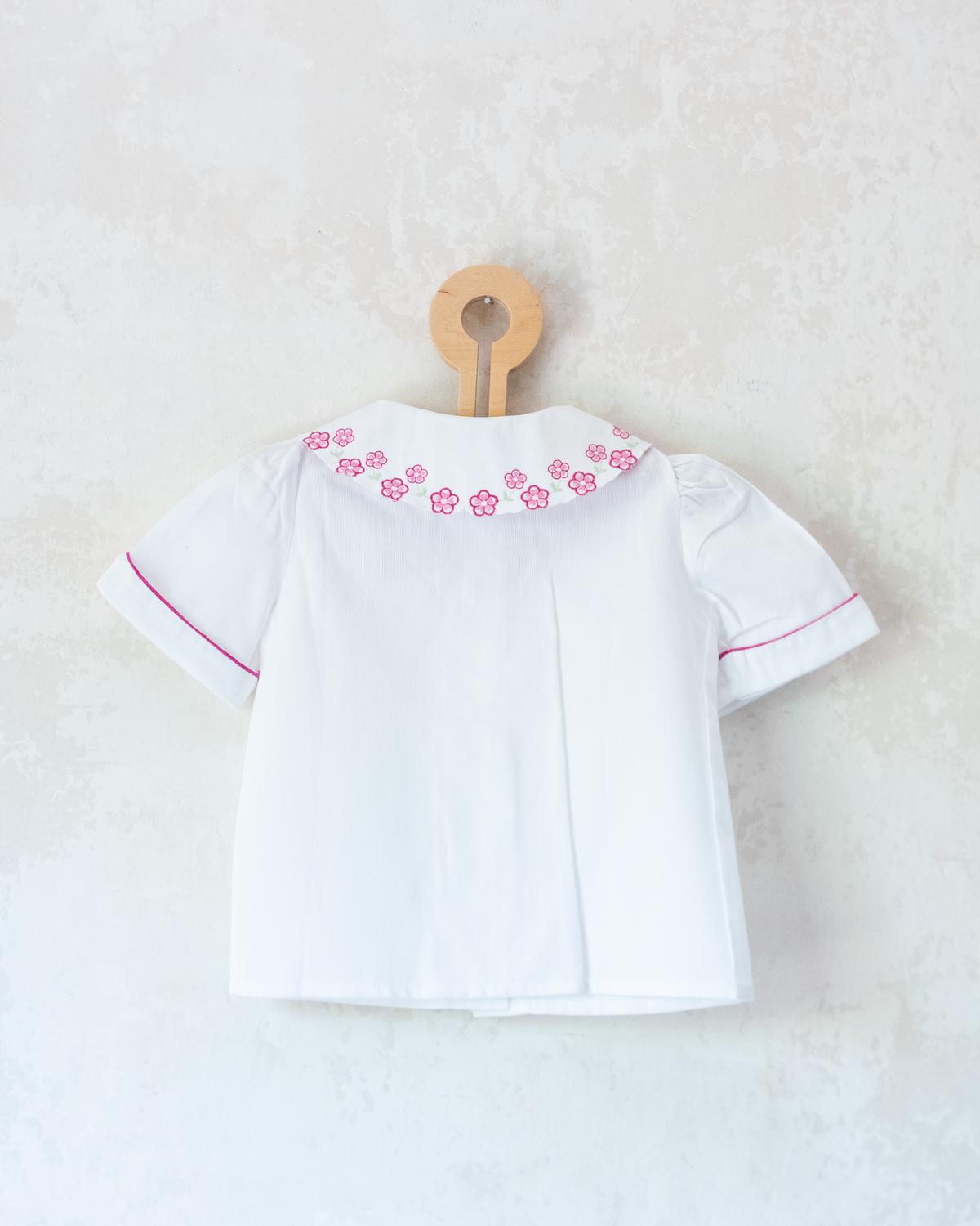 White button-down shirt with embroidered pink flowers | 18-24 months