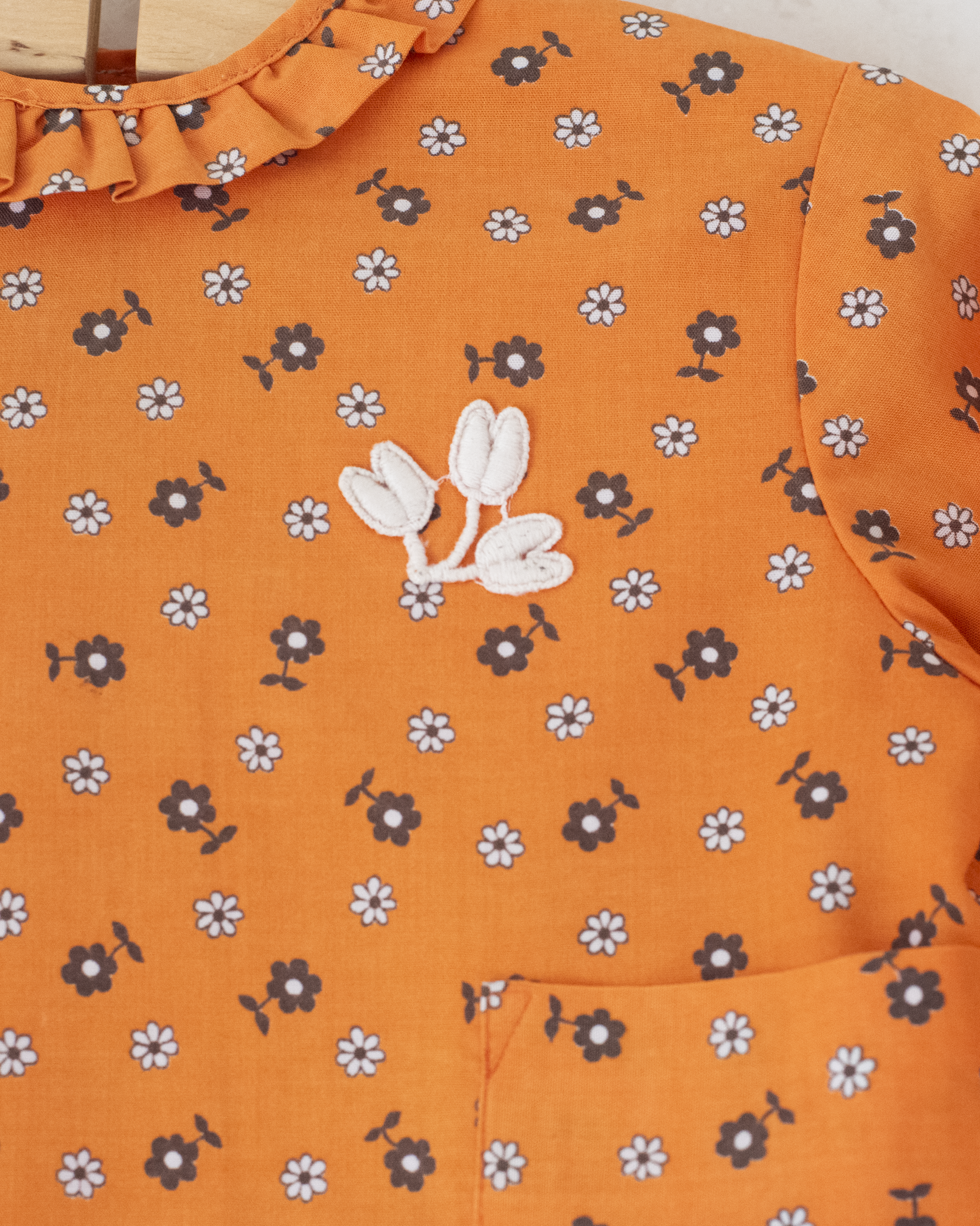 חולצה פרחונית כתומה מהסבנטיז | 18-24 חודשים